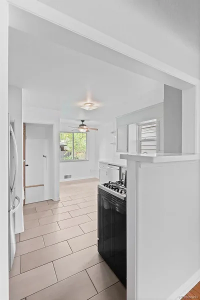 576 S Grant Street Denver CO 80209 MLS #REC8051611 05292026181801 800 9