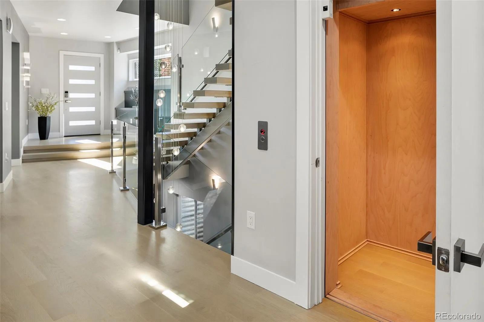 04162026143747 1600 14