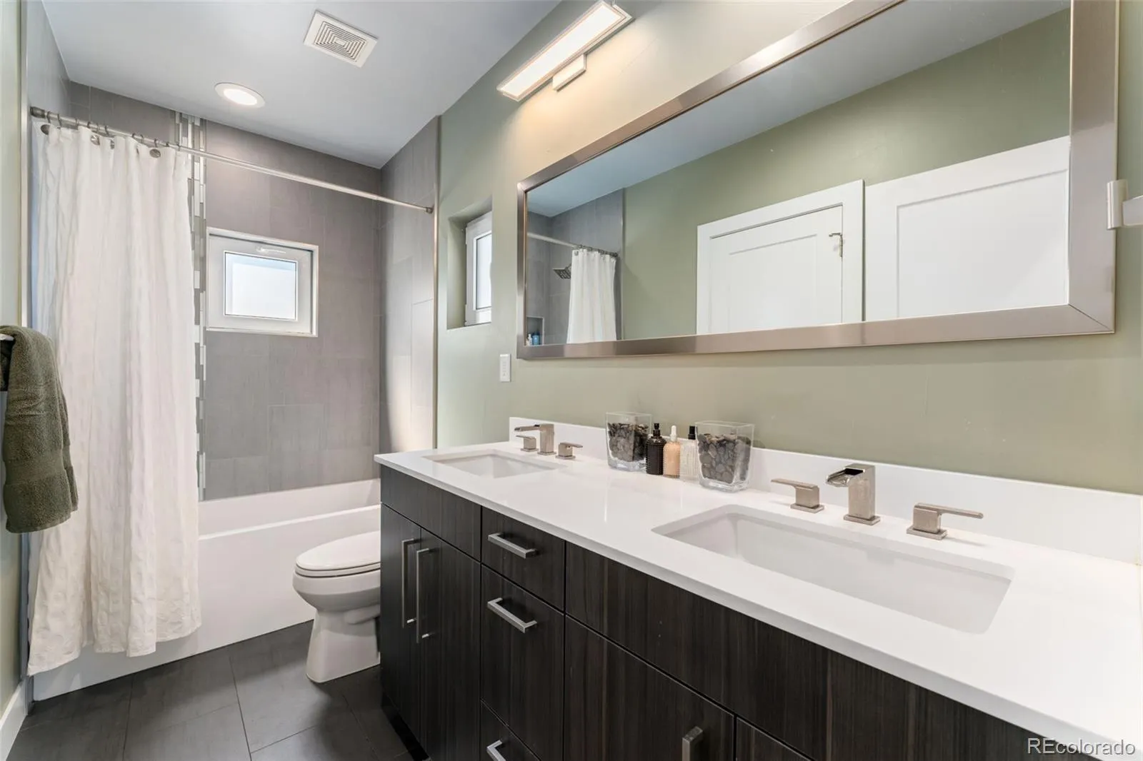 04162026143747 1600 23