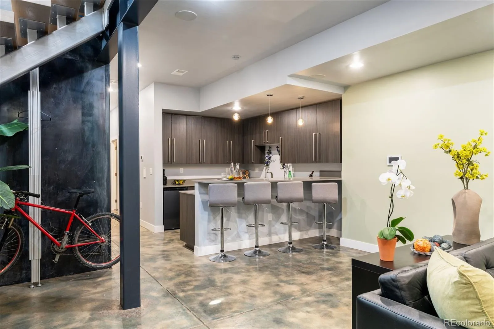 04162026143747 1600 36