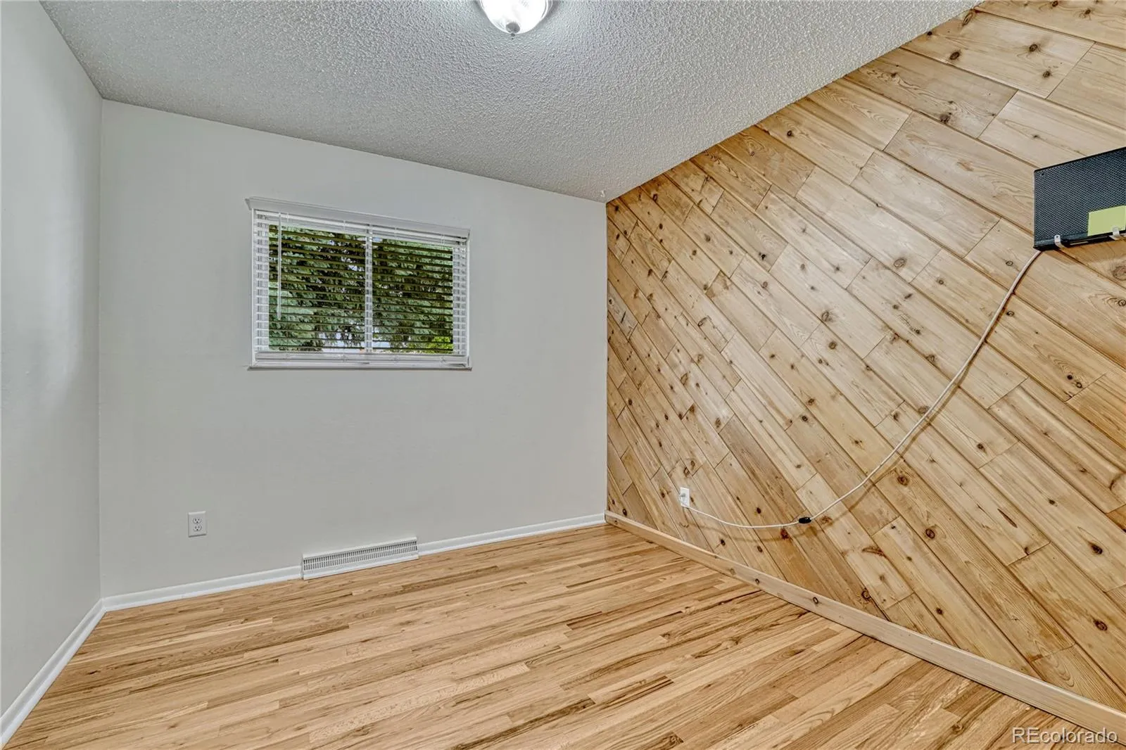 408 Scranton Street Aurora CO 80011 MLS #REC8053442 05232026095917 1600 12