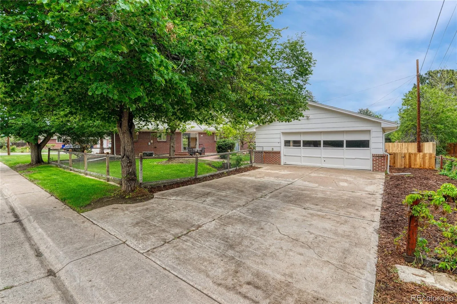 408 Scranton Street Aurora CO 80011 MLS #REC8053442 05232026095917 1600 32