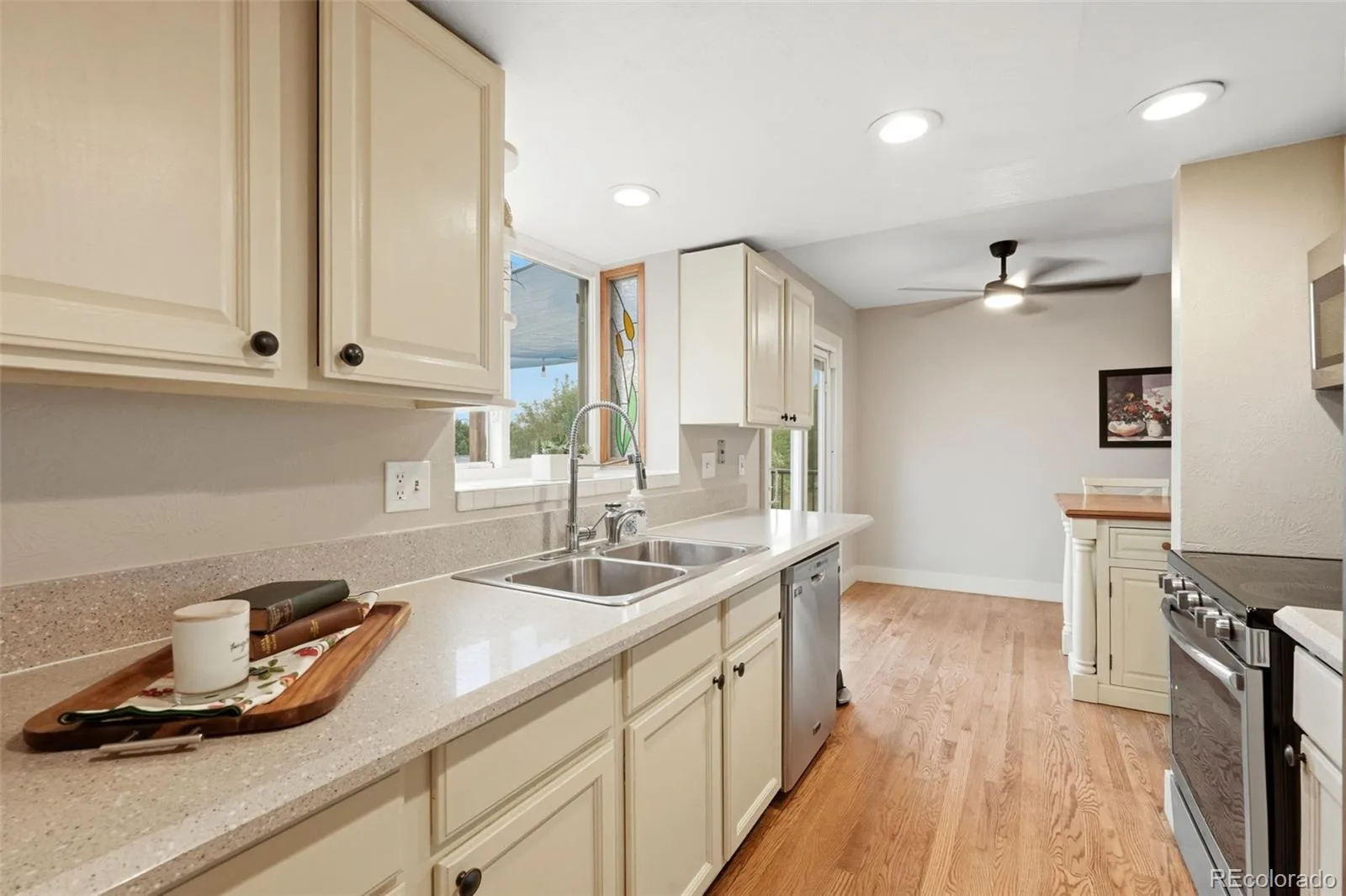 11425 W Powers Avenue Littleton CO 80127 | MLS #REC8056111 08252026185637 1600 10