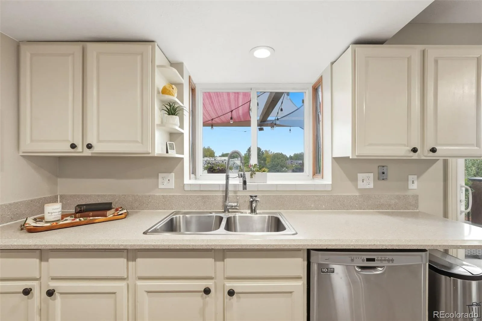 11425 W Powers Avenue Littleton CO 80127 | MLS #REC8056111 08252026185637 1600 12