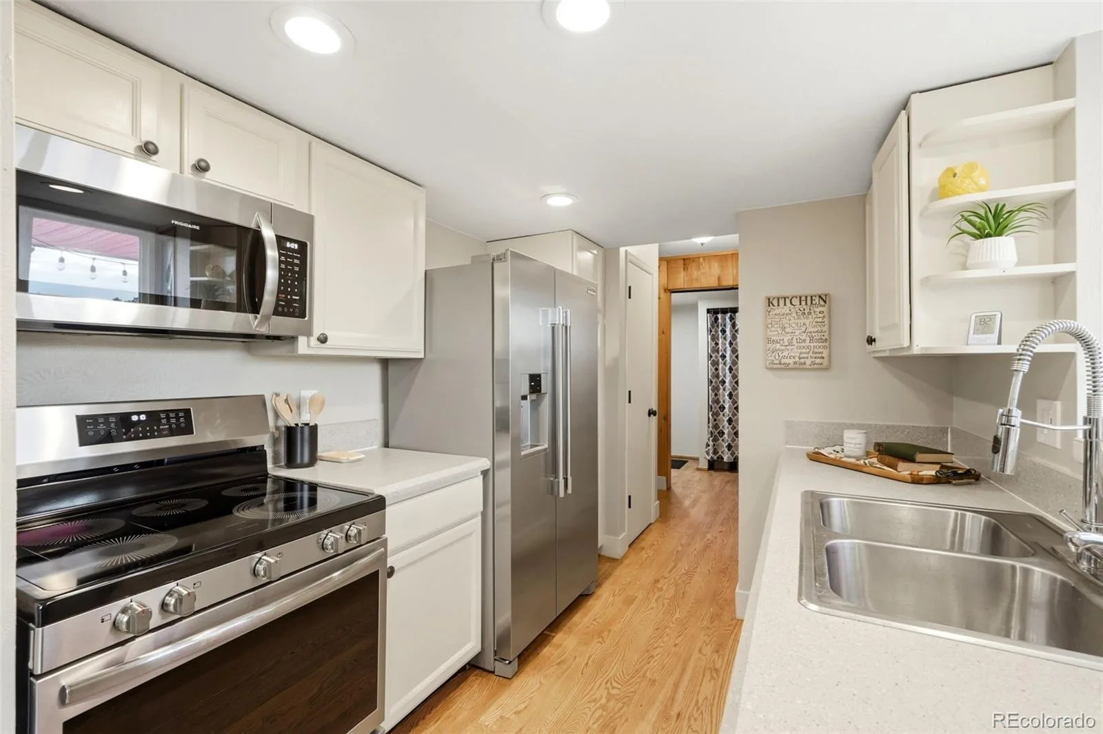 11425 W Powers Avenue Littleton CO 80127 | MLS #REC8056111 08252026185637 1600 13