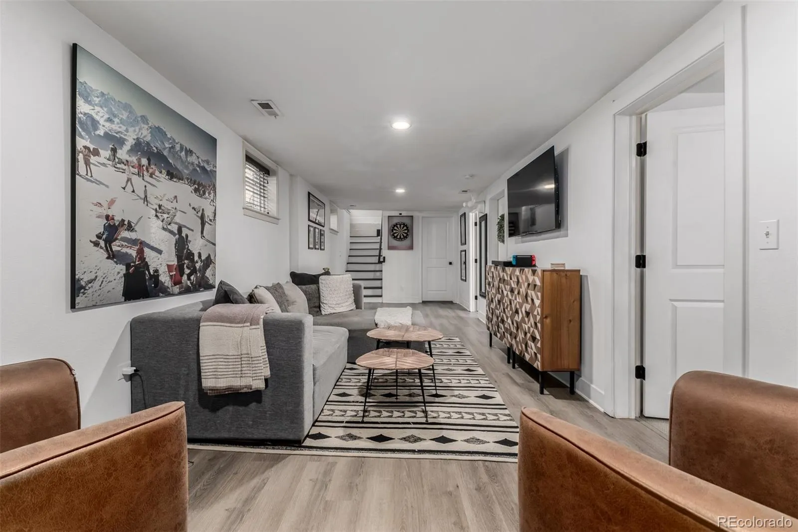 04092026002556 1600 16