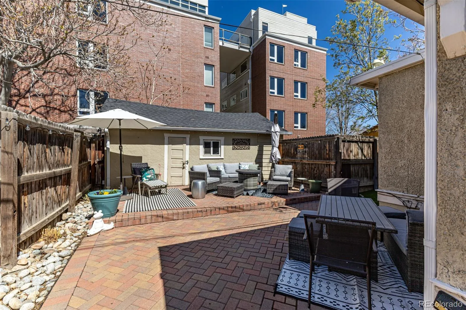 04092026002556 1600 21