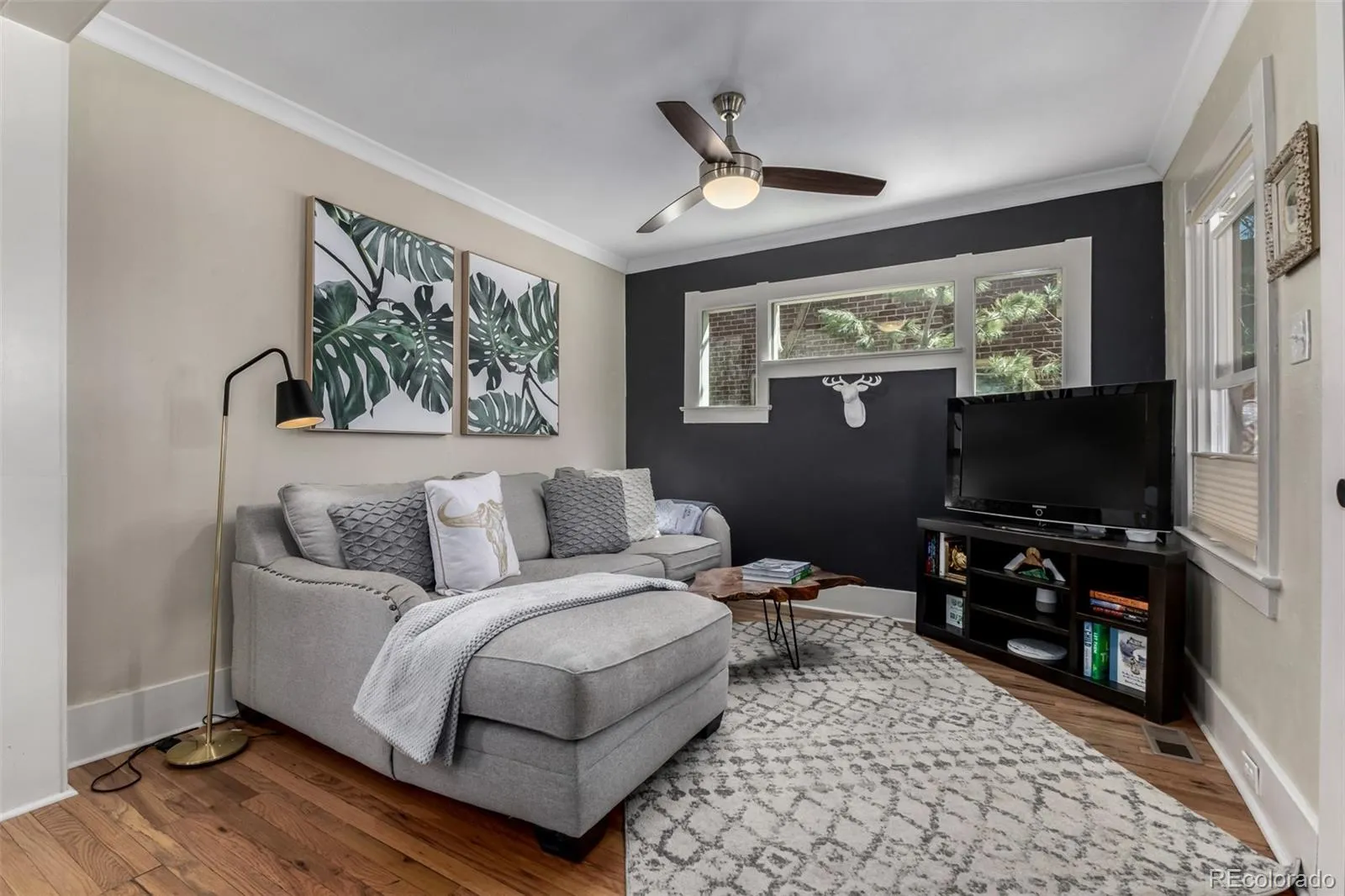 04092026002556 1600 4