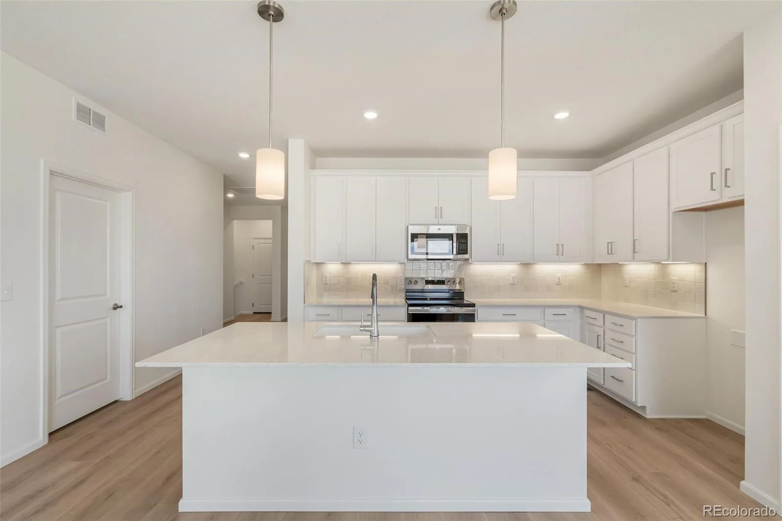 1730 S Gold Bug Way Aurora CO 80018 | MLS #REC8061315 06242026235235 1600 11