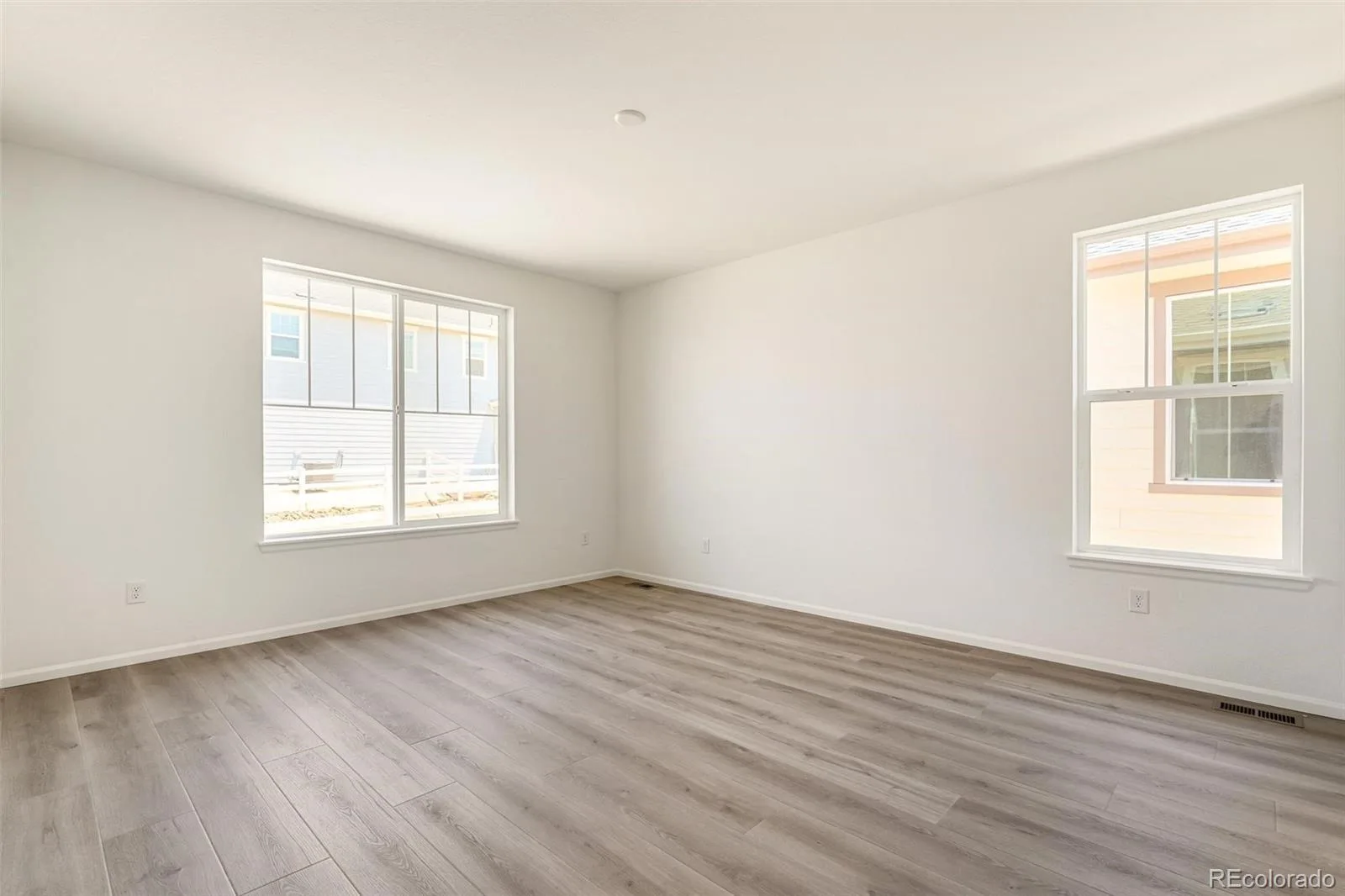1730 S Gold Bug Way Aurora CO 80018 | MLS #REC8061315 06242026235235 1600 19