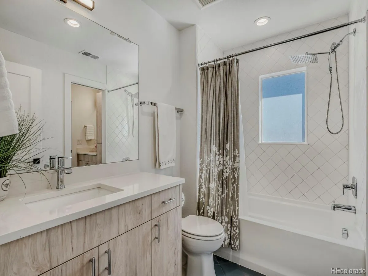 04092026181610 1200 24