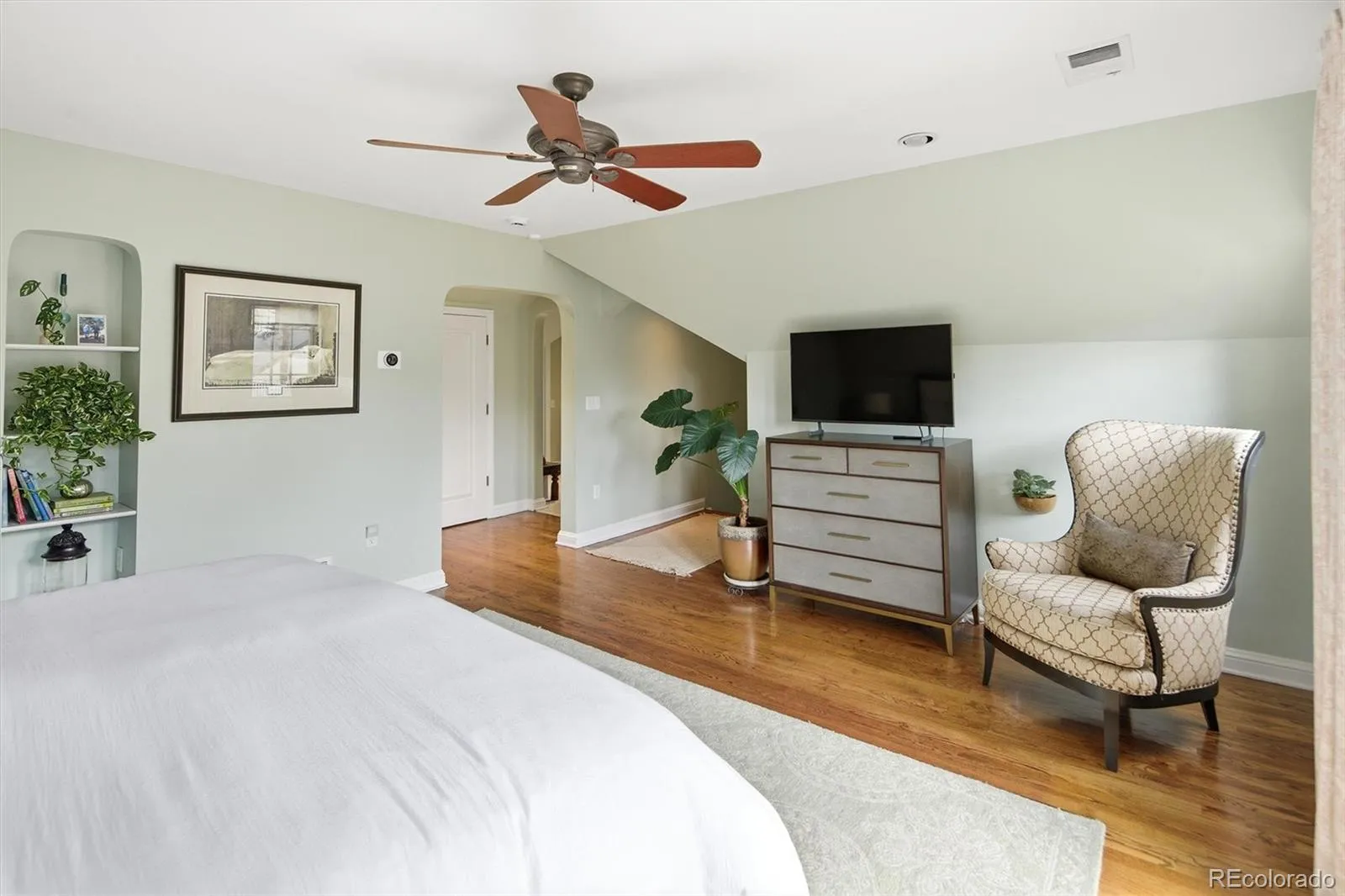 956 S Elizabeth Street Denver CO 80209 MLS #REC8066734 05062026231627 1600 37
