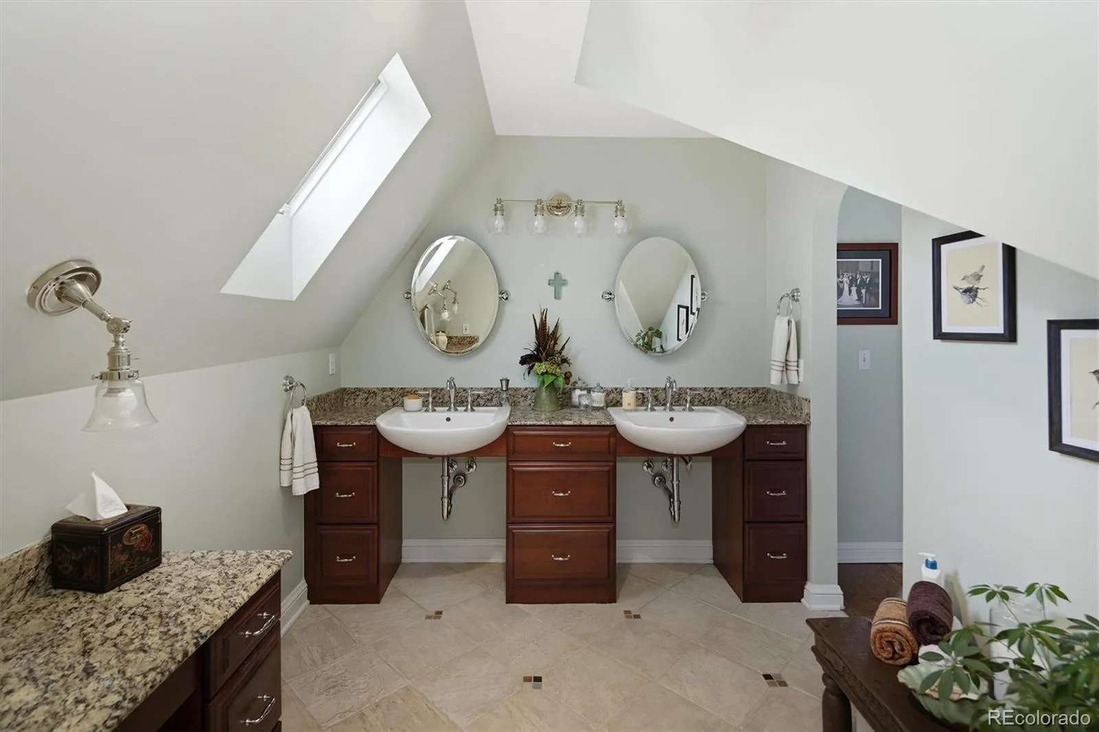 956 S Elizabeth Street Denver CO 80209 MLS #REC8066734 05062026231627 1600 41