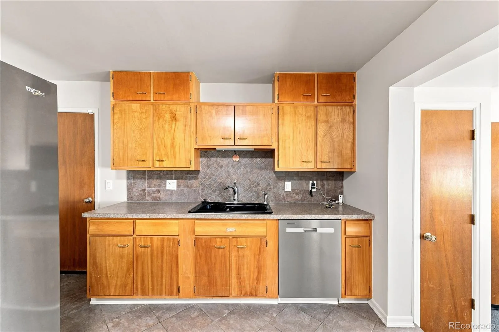 8035 E Jefferson Place Denver CO 80237 | MLS #REC8070125 08202026204547 1600 11