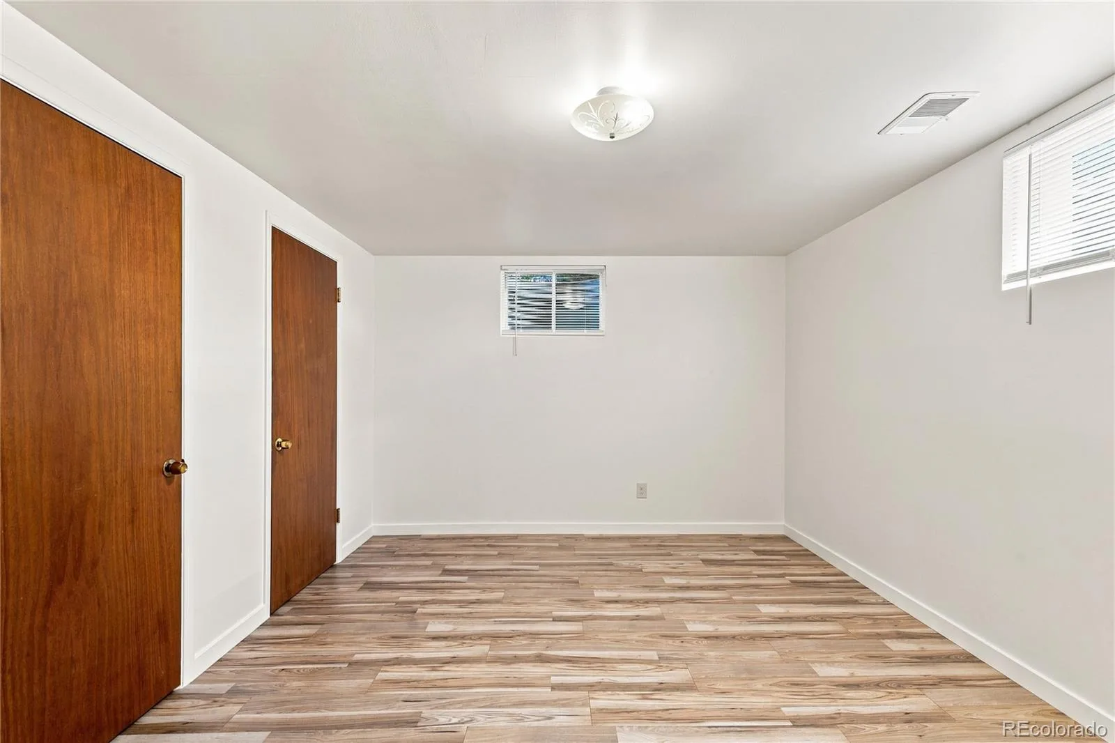 8035 E Jefferson Place Denver CO 80237 | MLS #REC8070125 08202026204547 1600 34