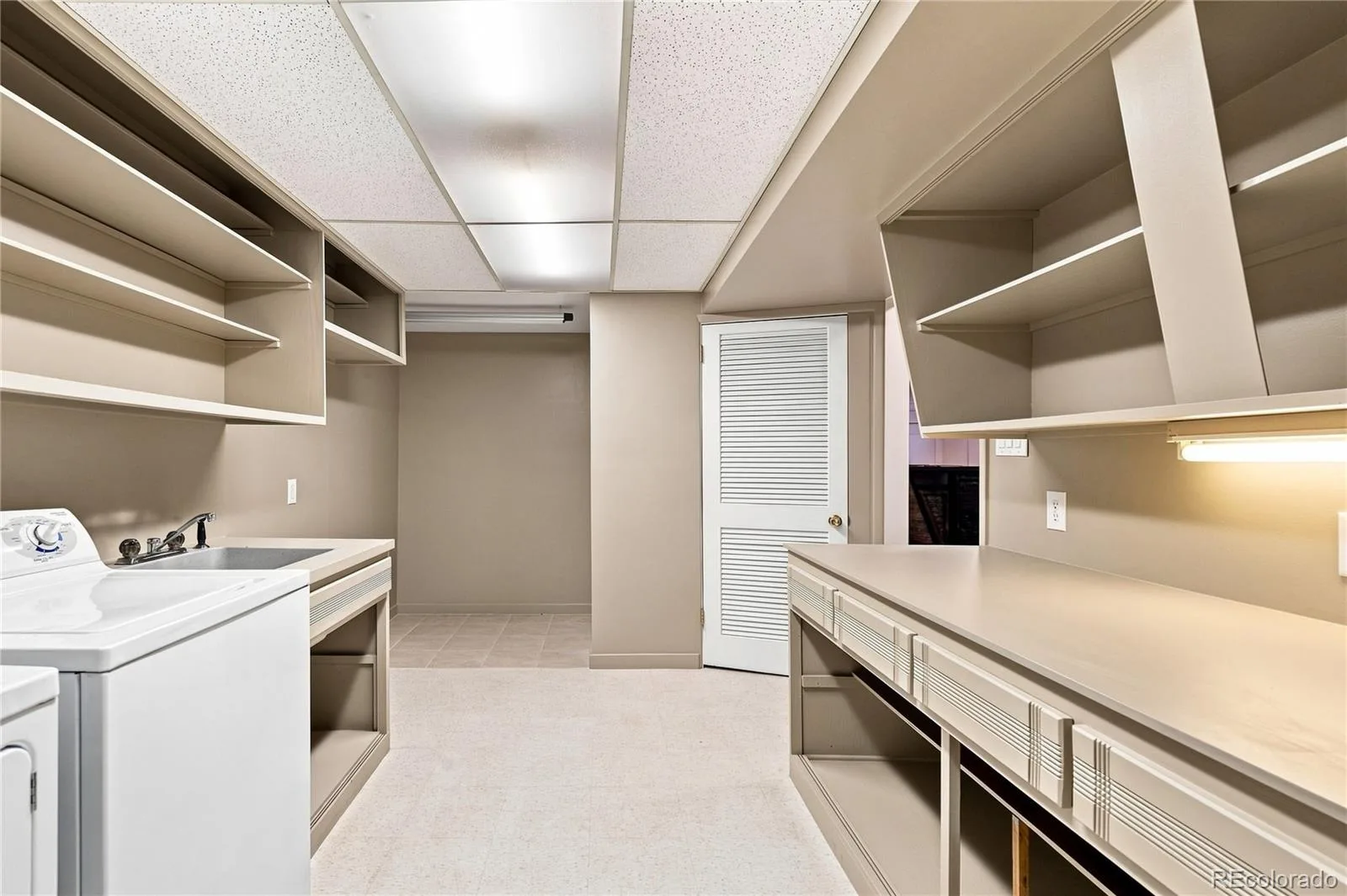 8035 E Jefferson Place Denver CO 80237 | MLS #REC8070125 08202026204547 1600 35