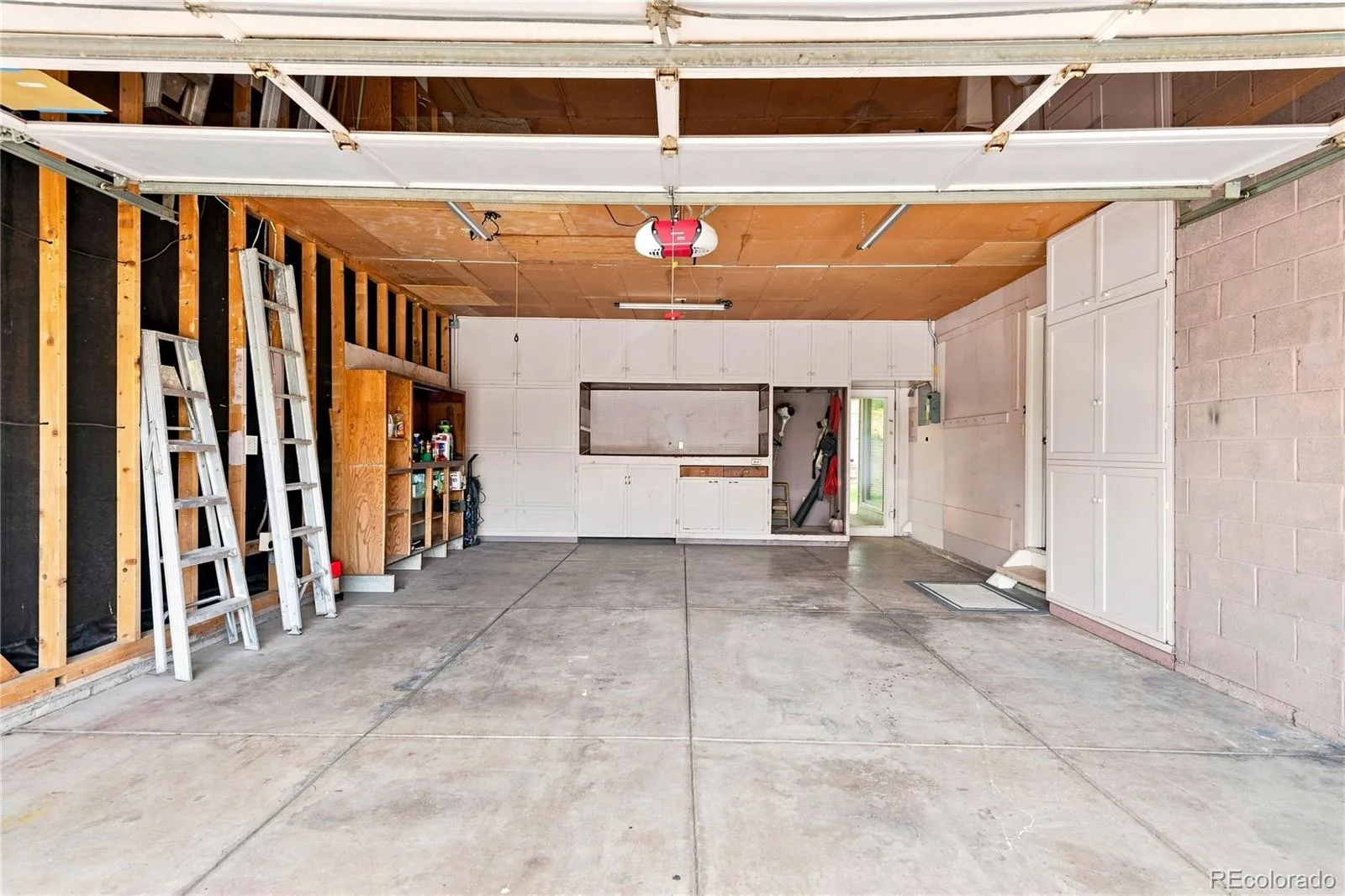 8035 E Jefferson Place Denver CO 80237 | MLS #REC8070125 08202026204547 1600 39
