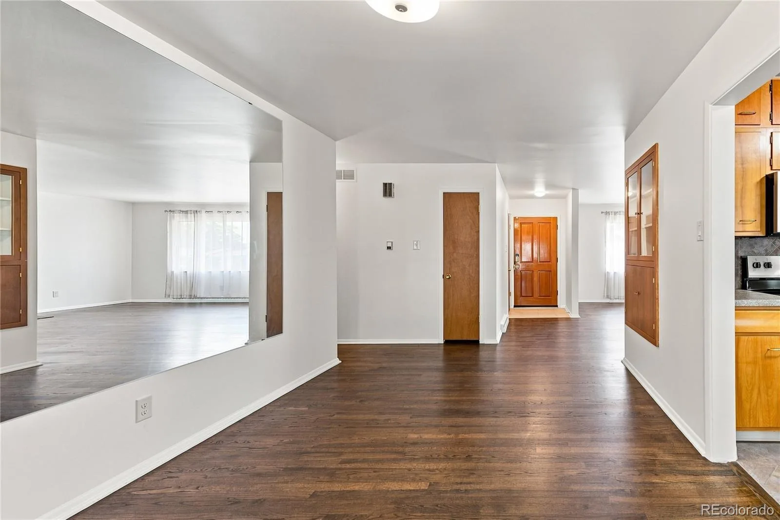 8035 E Jefferson Place Denver CO 80237 | MLS #REC8070125 08202026204547 1600 7
