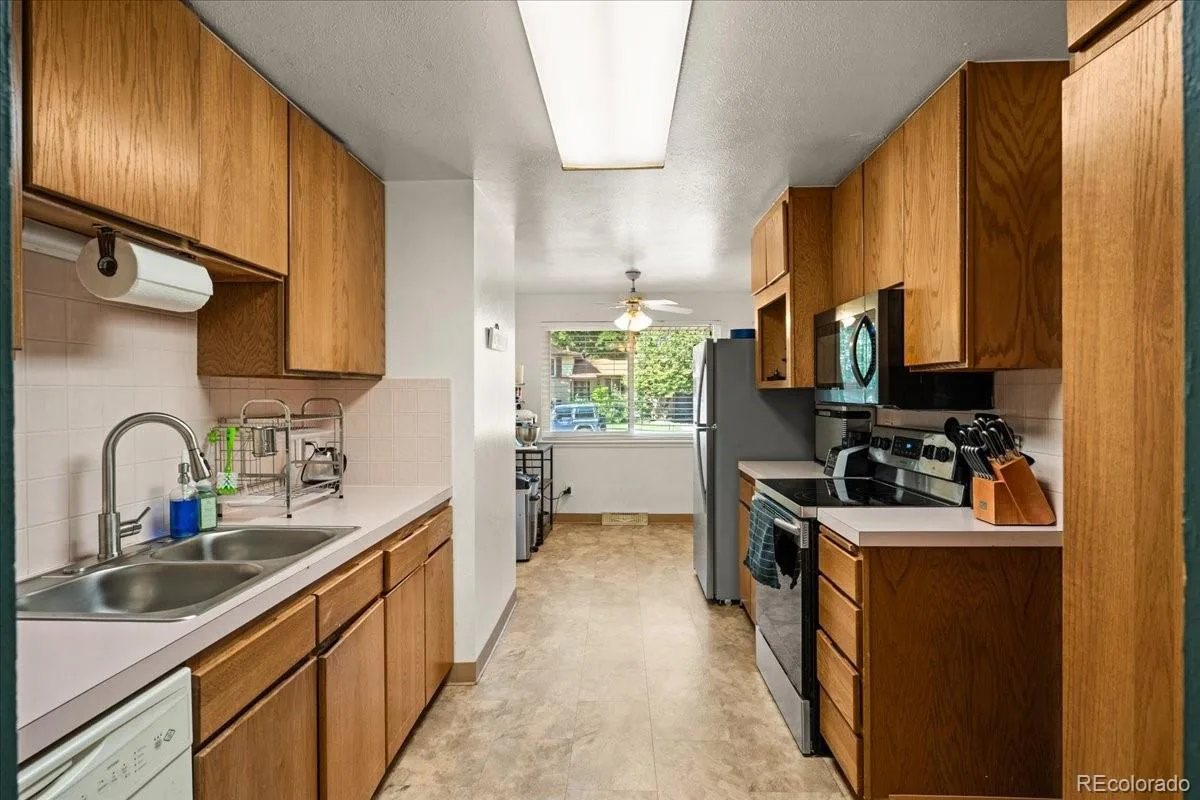3062 S Hobart Way Denver CO 80227 | MLS #REC8073176 08192026193017 1200 20