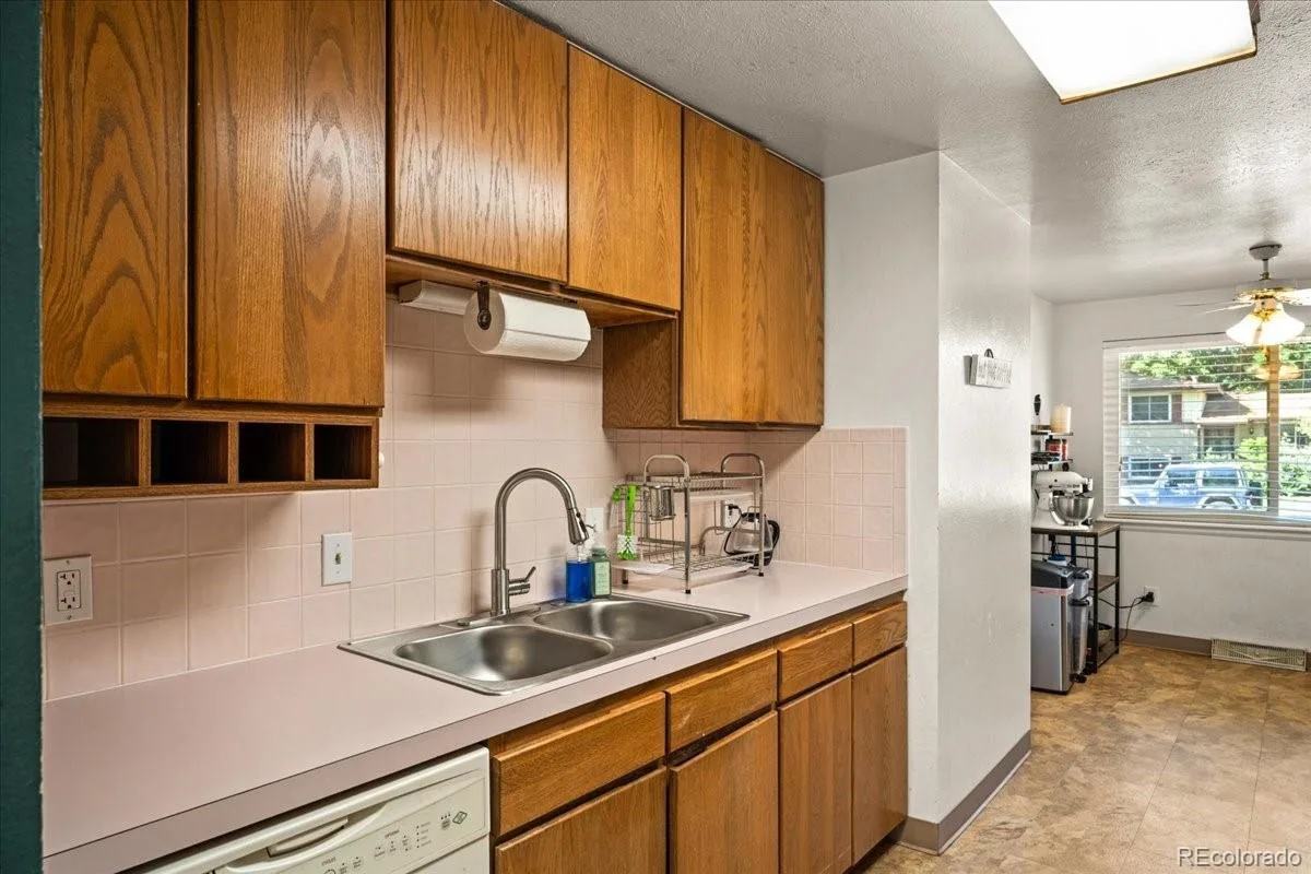 3062 S Hobart Way Denver CO 80227 | MLS #REC8073176 08192026193017 1200 21