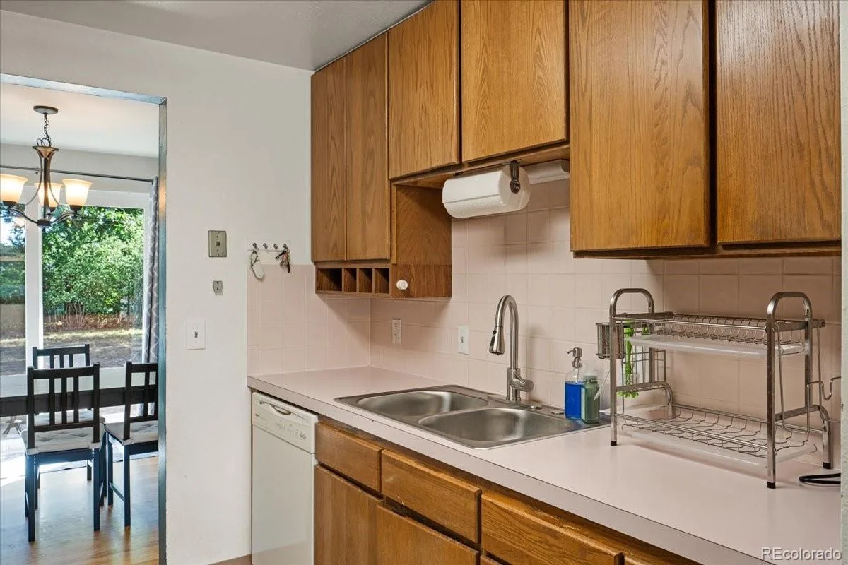3062 S Hobart Way Denver CO 80227 | MLS #REC8073176 08192026193017 1200 22