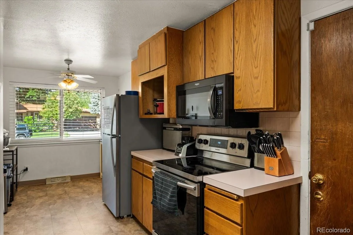 3062 S Hobart Way Denver CO 80227 | MLS #REC8073176 08192026193017 1200 23
