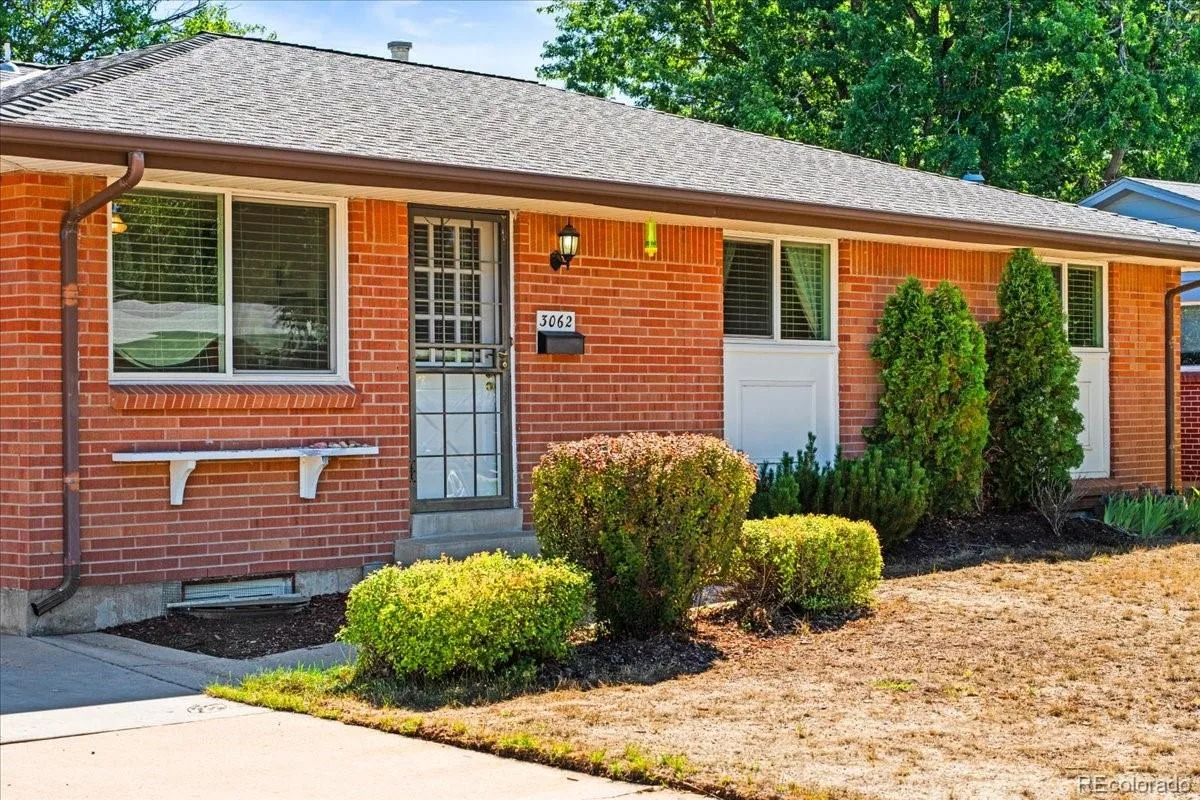 3062 S Hobart Way Denver CO 80227 | MLS #REC8073176 08192026193017 1200 4