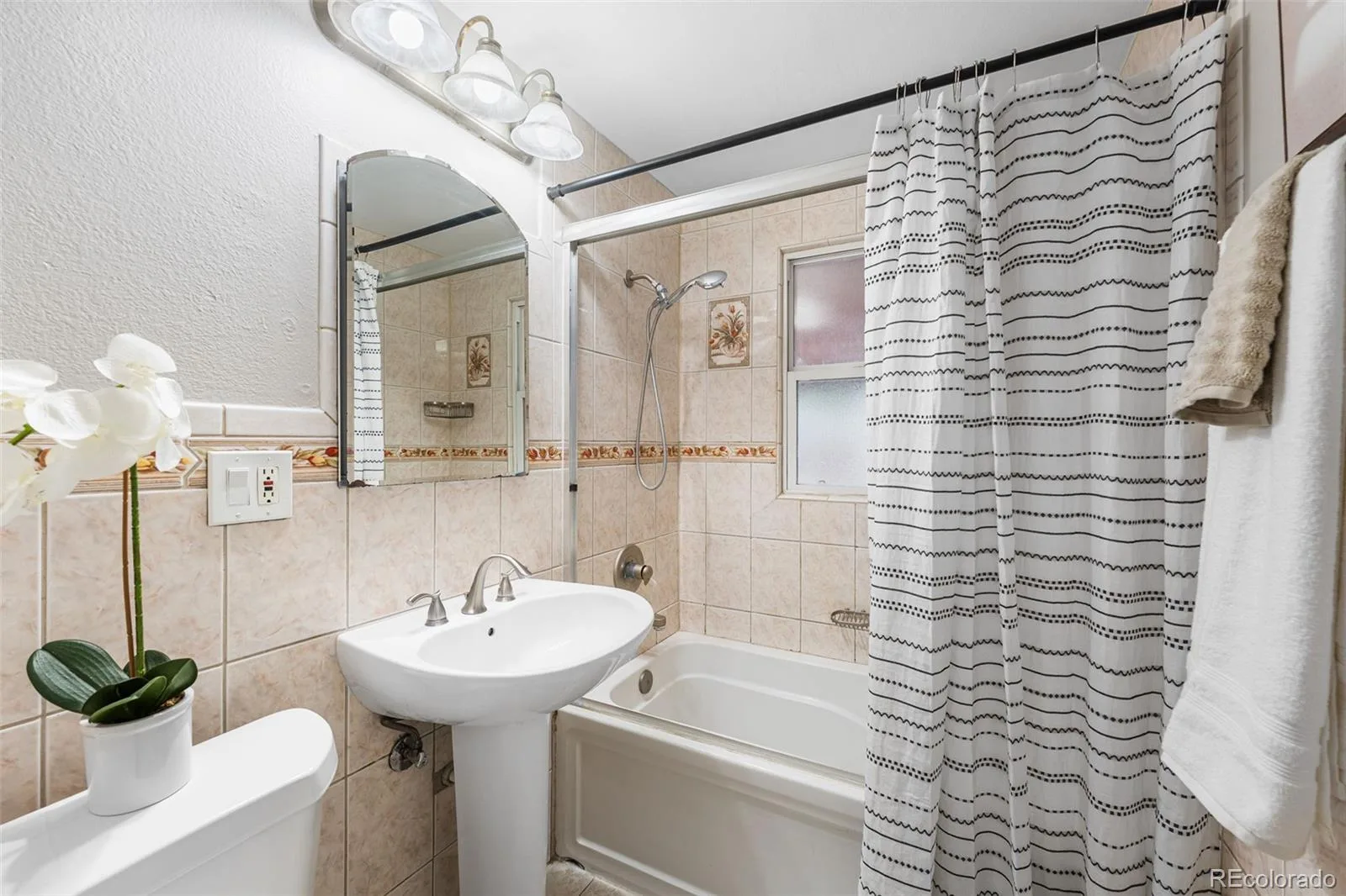 965 S Eliot Street Denver CO 80219 | MLS #REC8078100 06282026073157 1600 20