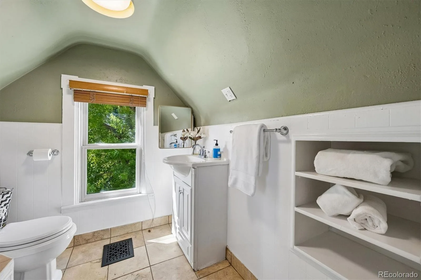 534 S Logan Street Denver CO 80209 | MLS #REC8082811 09222026083936 1600 29