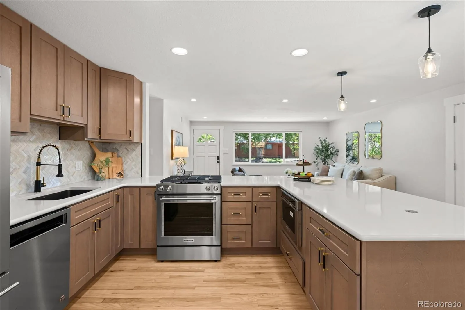 5475 S Lakeview Street Littleton CO 80120 | MLS #REC8083415 08212026144925 1600 12