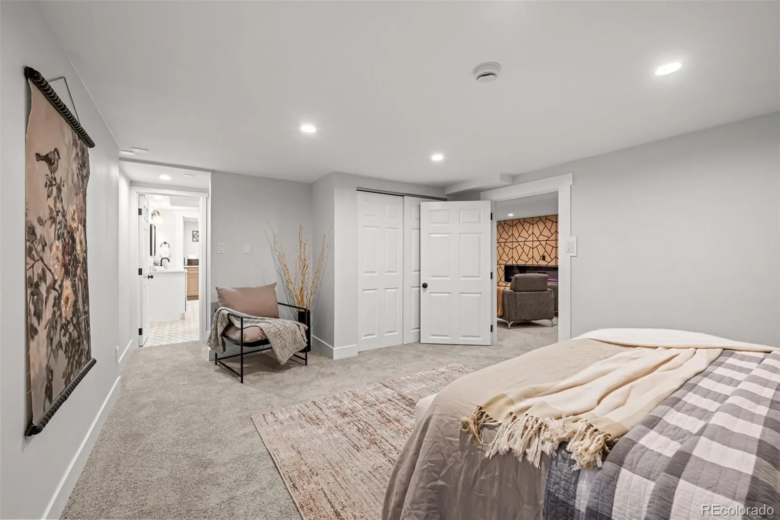5475 S Lakeview Street Littleton CO 80120 | MLS #REC8083415 08212026144925 1600 36