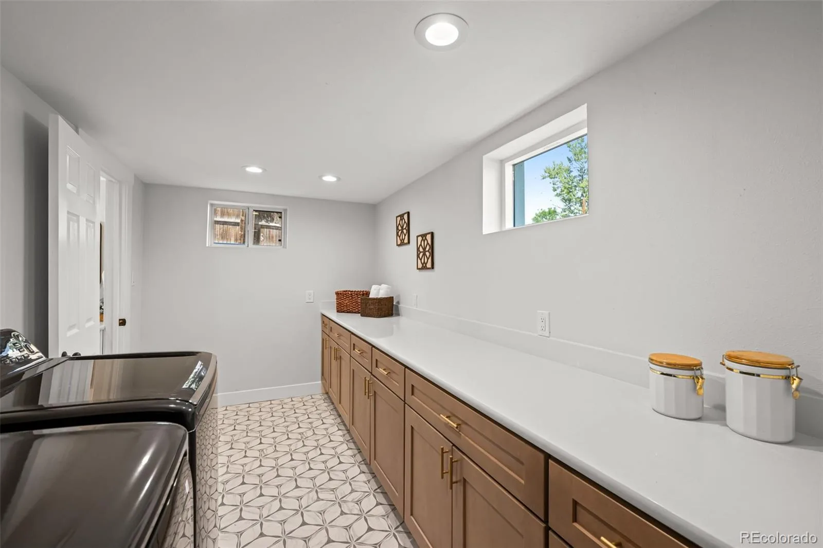 5475 S Lakeview Street Littleton CO 80120 | MLS #REC8083415 08212026144925 1600 38