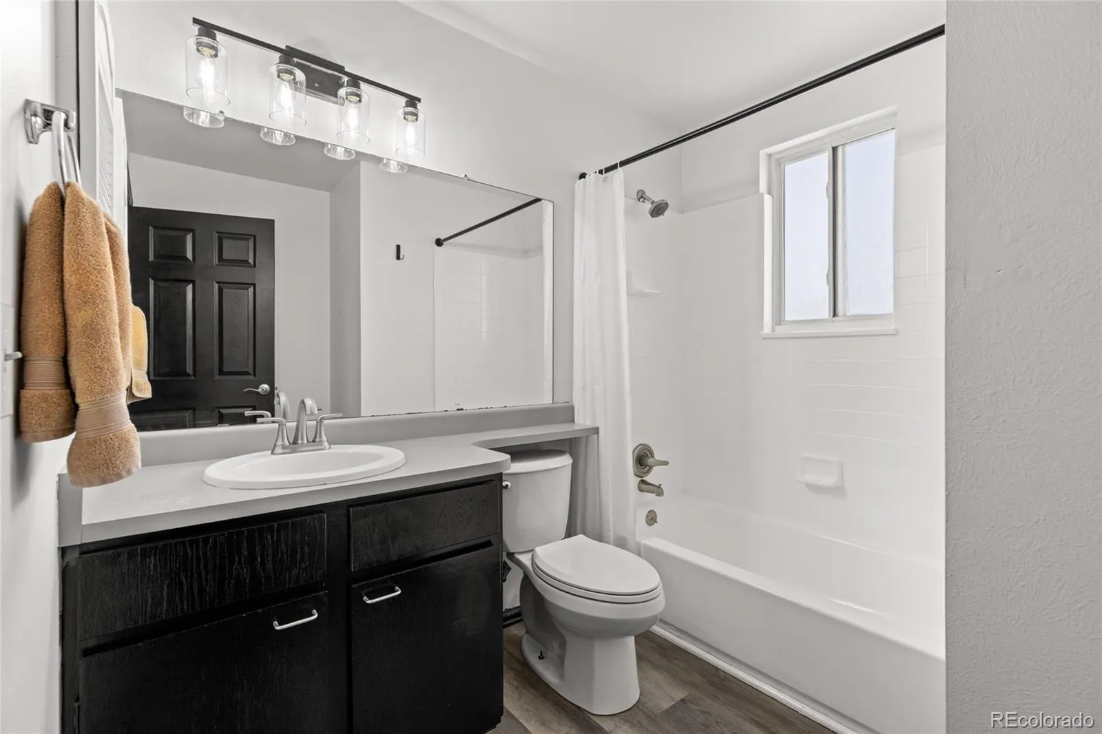 16562 E Louisiana Drive Aurora CO 80017 MLS #REC8085042 05202026024434 1600 18