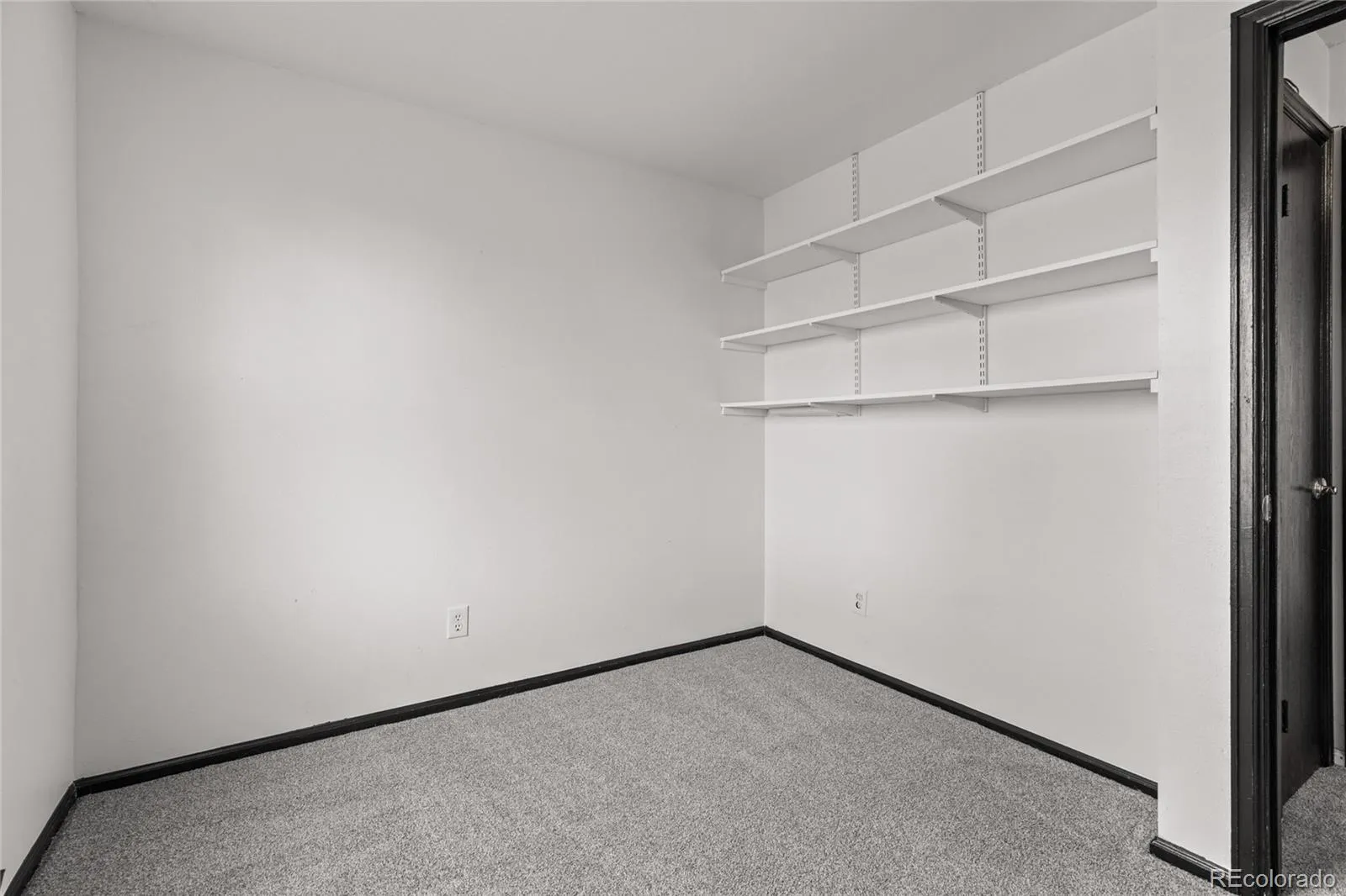 16562 E Louisiana Drive Aurora CO 80017 MLS #REC8085042 05202026024434 1600 21