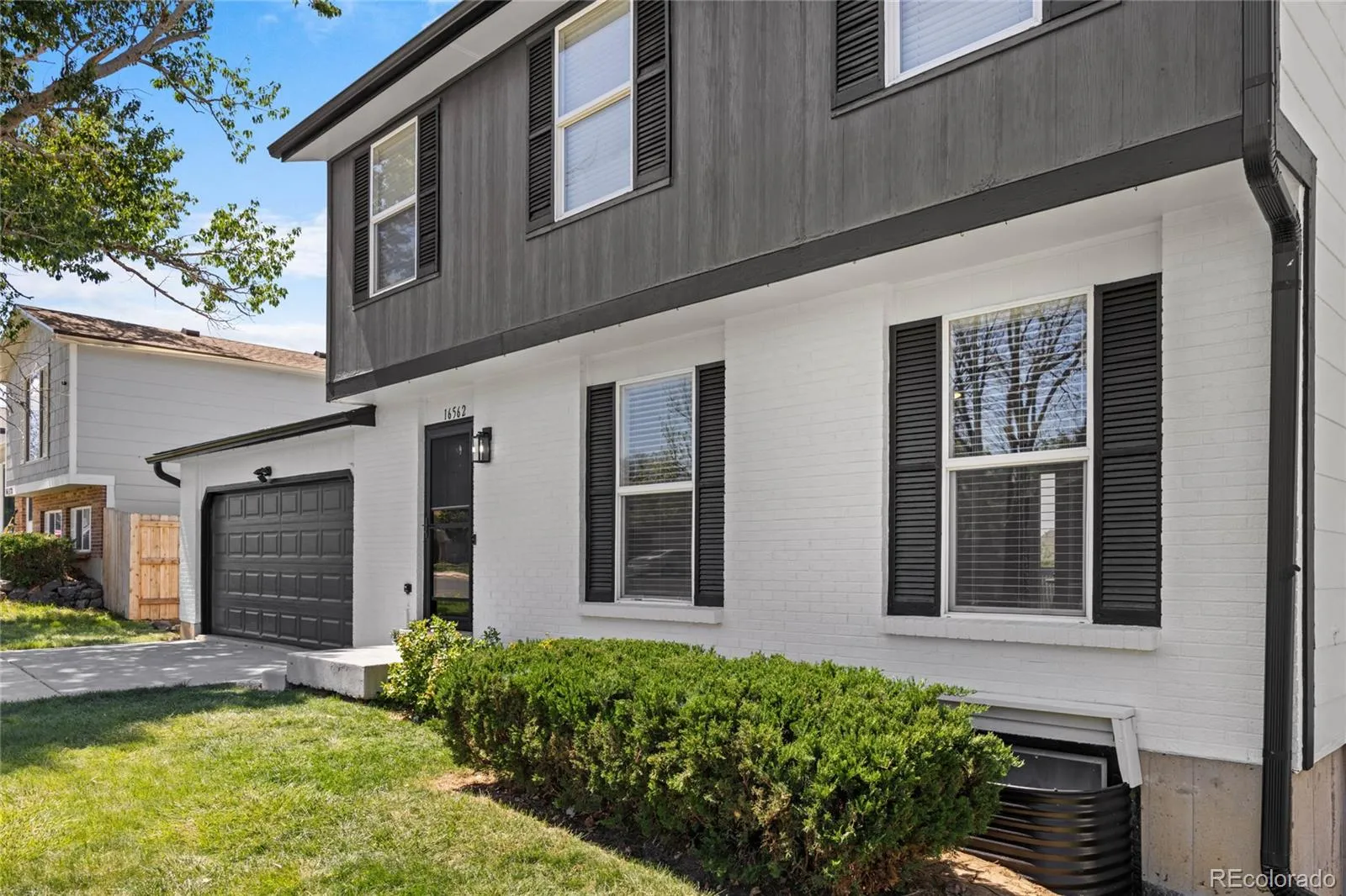 16562 E Louisiana Drive Aurora CO 80017 MLS #REC8085042 05202026024434 1600 25