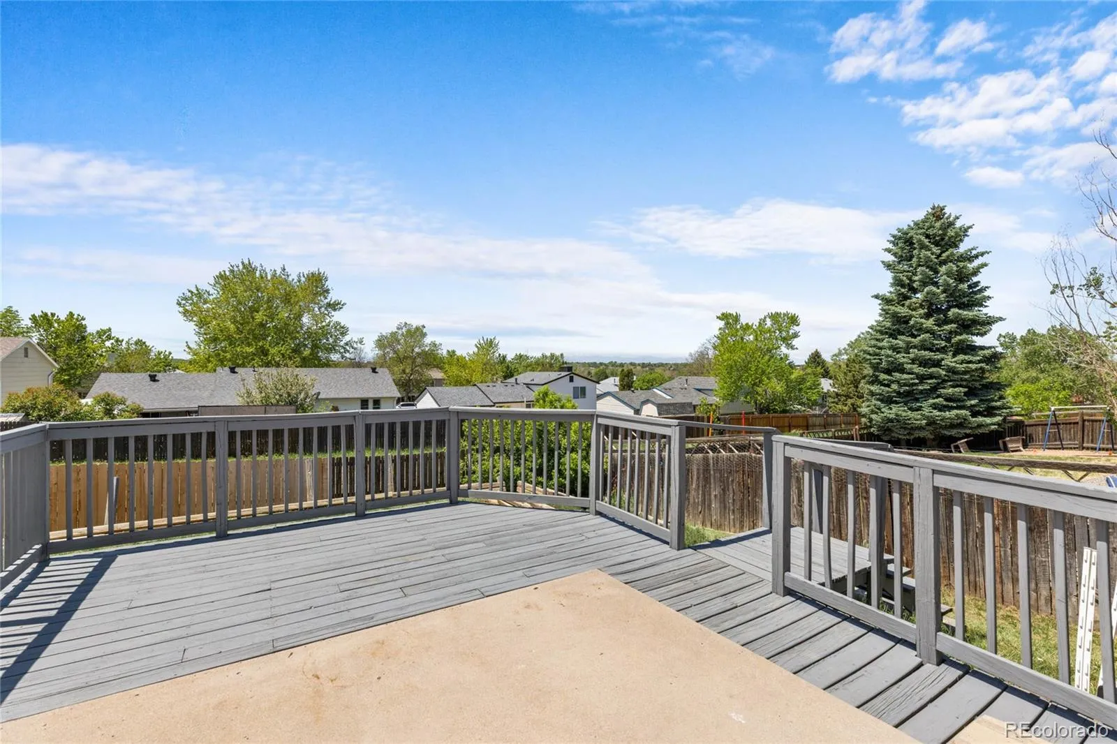16562 E Louisiana Drive Aurora CO 80017 MLS #REC8085042 05202026024434 1600 28