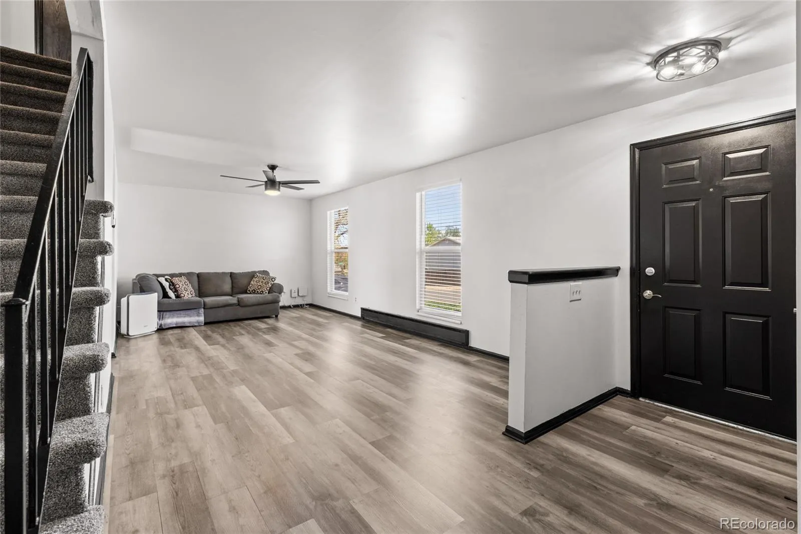 16562 E Louisiana Drive Aurora CO 80017 MLS #REC8085042 05202026024434 1600 3