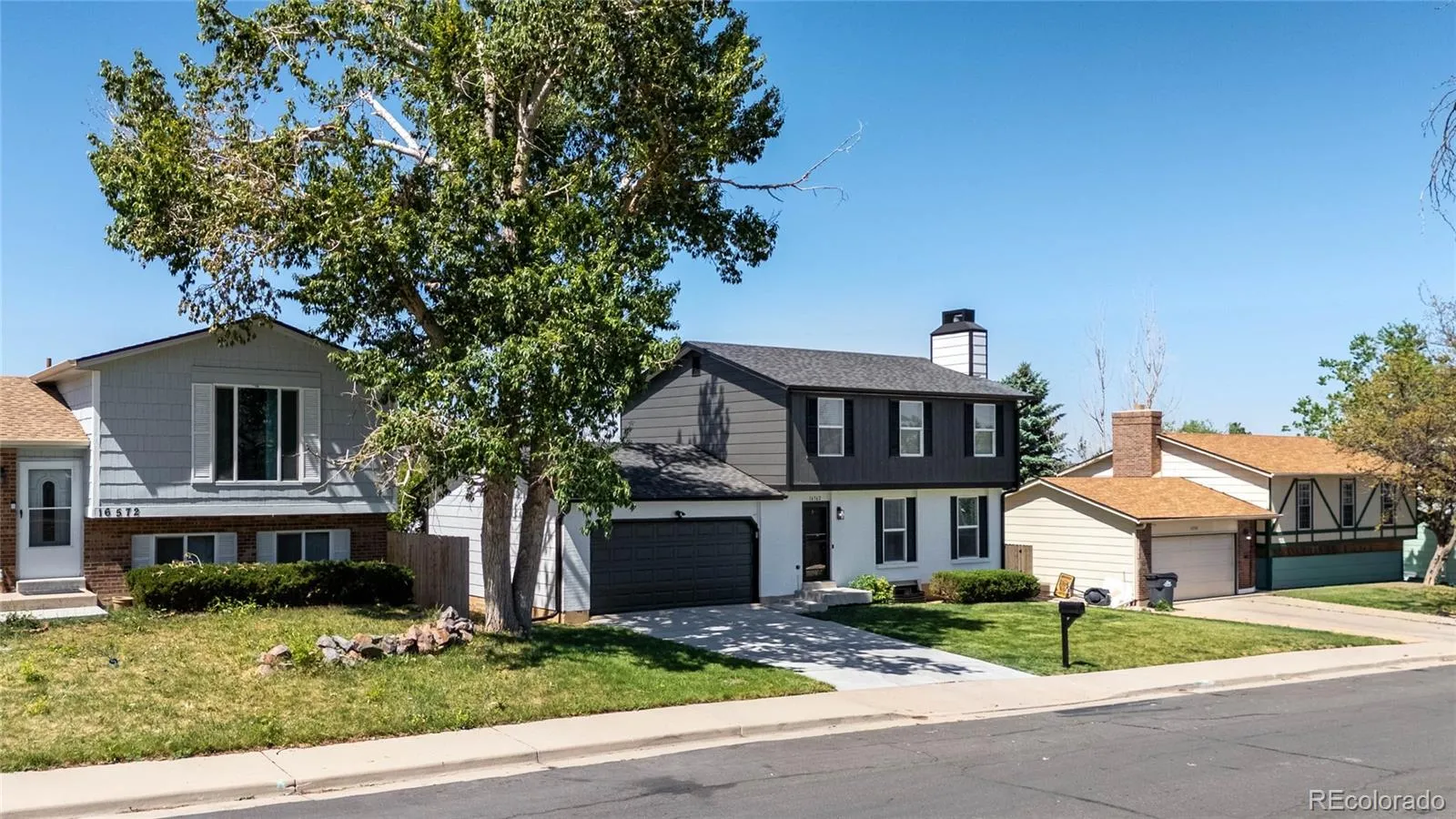 16562 E Louisiana Drive Aurora CO 80017 MLS #REC8085042 05202026024434 1600 31