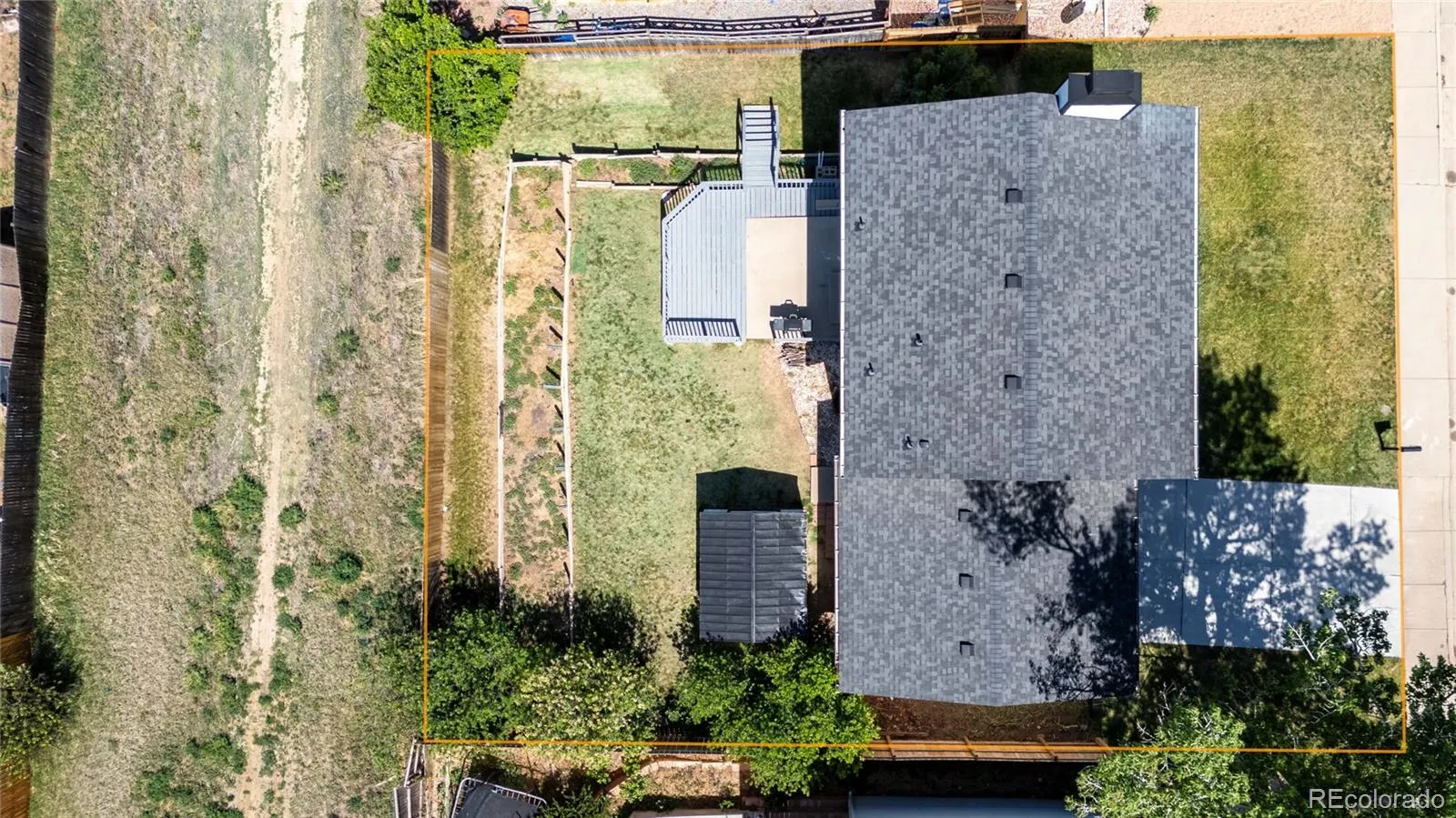 16562 E Louisiana Drive Aurora CO 80017 MLS #REC8085042 05202026024434 1600 35