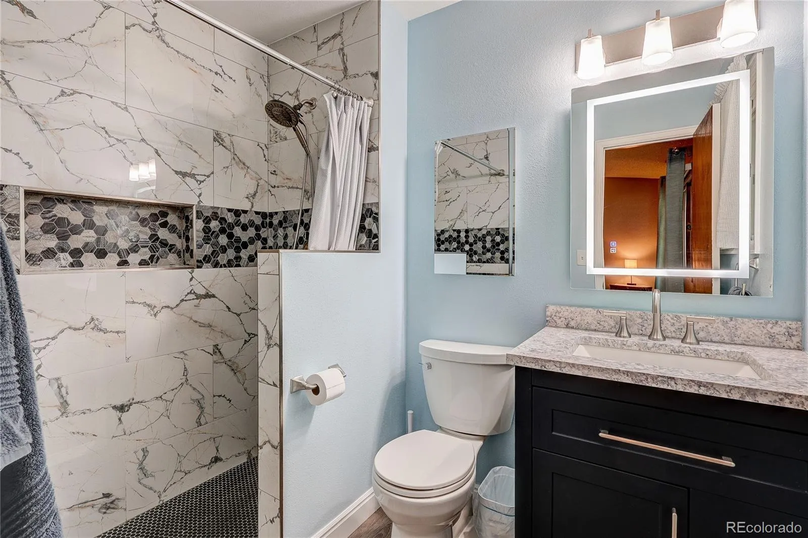 5723 S Killarney Way Centennial CO 80015 MLS #REC8086419 04232026124800 1600 17