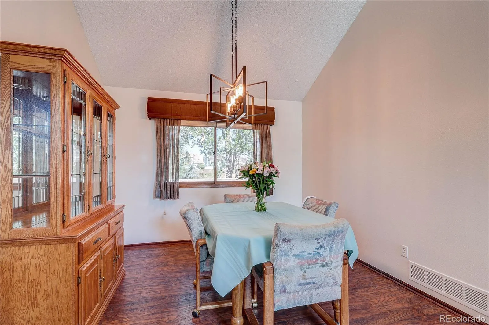 5723 S Killarney Way Centennial CO 80015 MLS #REC8086419 04232026124800 1600 6