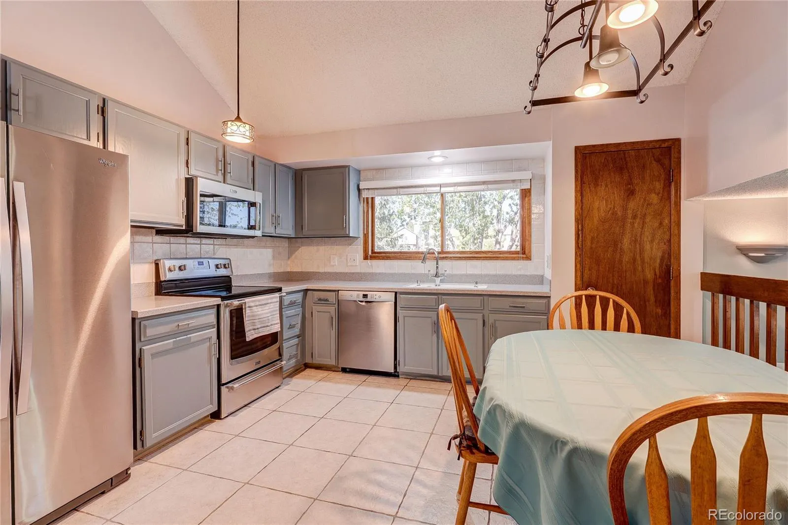 5723 S Killarney Way Centennial CO 80015 MLS #REC8086419 04232026124800 1600 9