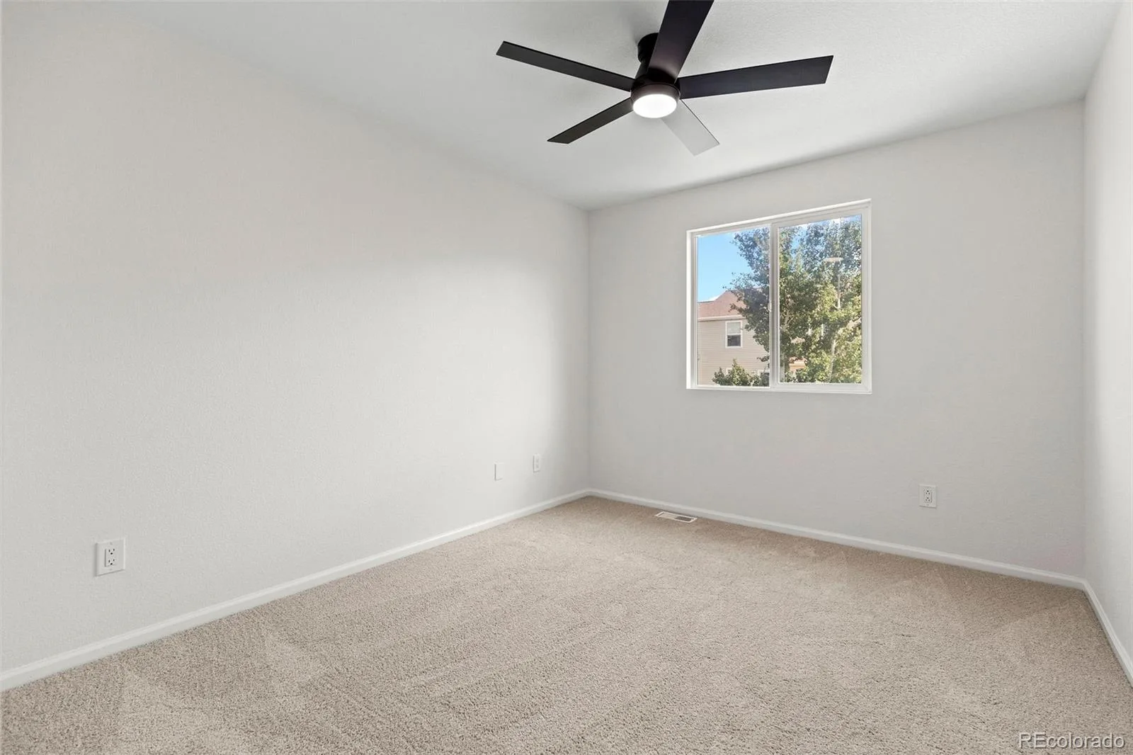 21960 E Crestline Lane Aurora CO 80015 | MLS #REC8086451 07242026205435 1600 24