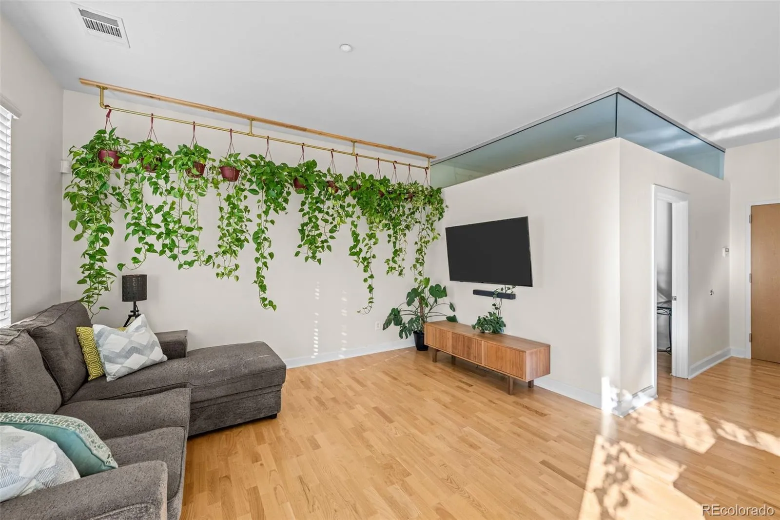 04162026160616 1600 4