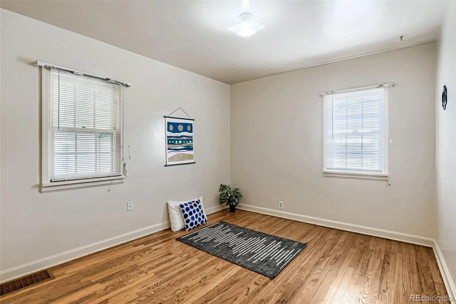 3990 S Logan Street Englewood CO 80113 | MLS #REC8090624 08102026174524 1600 12