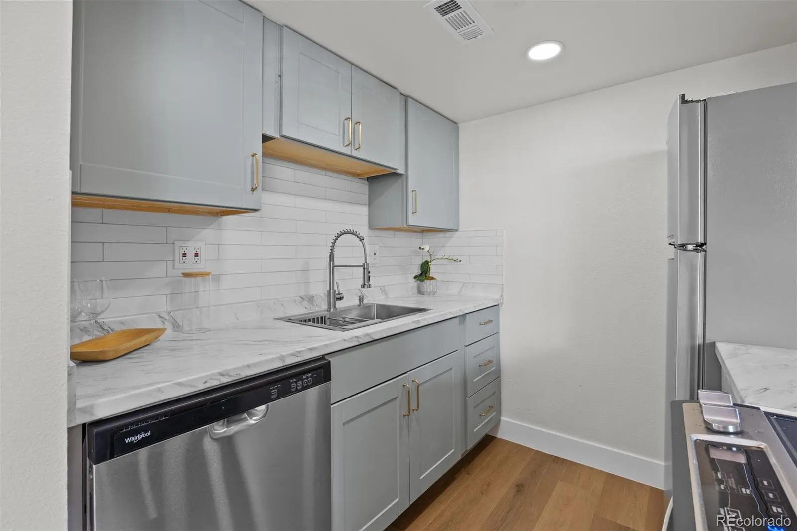 9100 E Girard Avenue #3 Denver CO 80231 MLS #REC8091194 04282026173107 1600 8