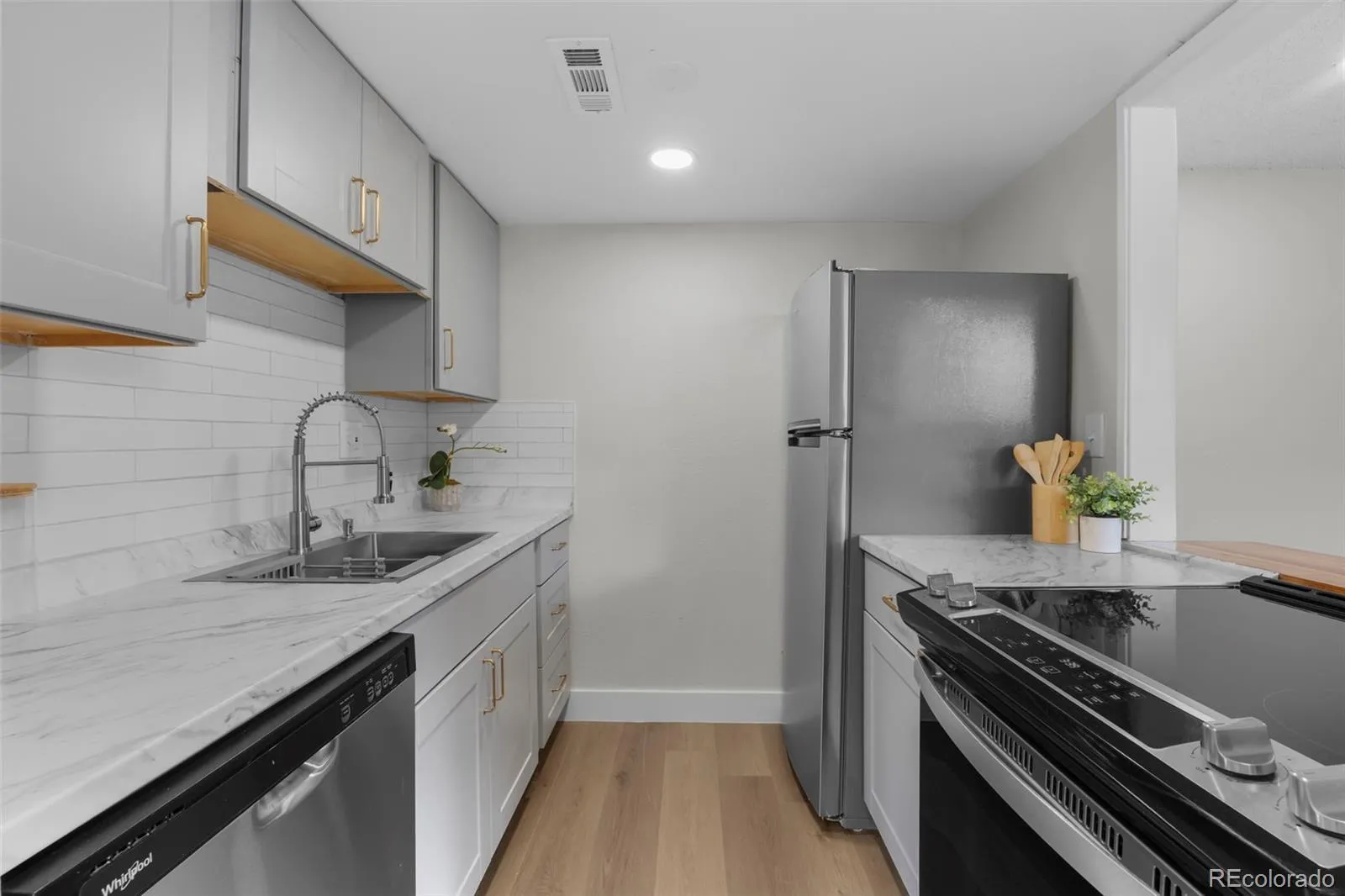 9100 E Girard Avenue #3 Denver CO 80231 MLS #REC8091194 04282026173107 1600 9