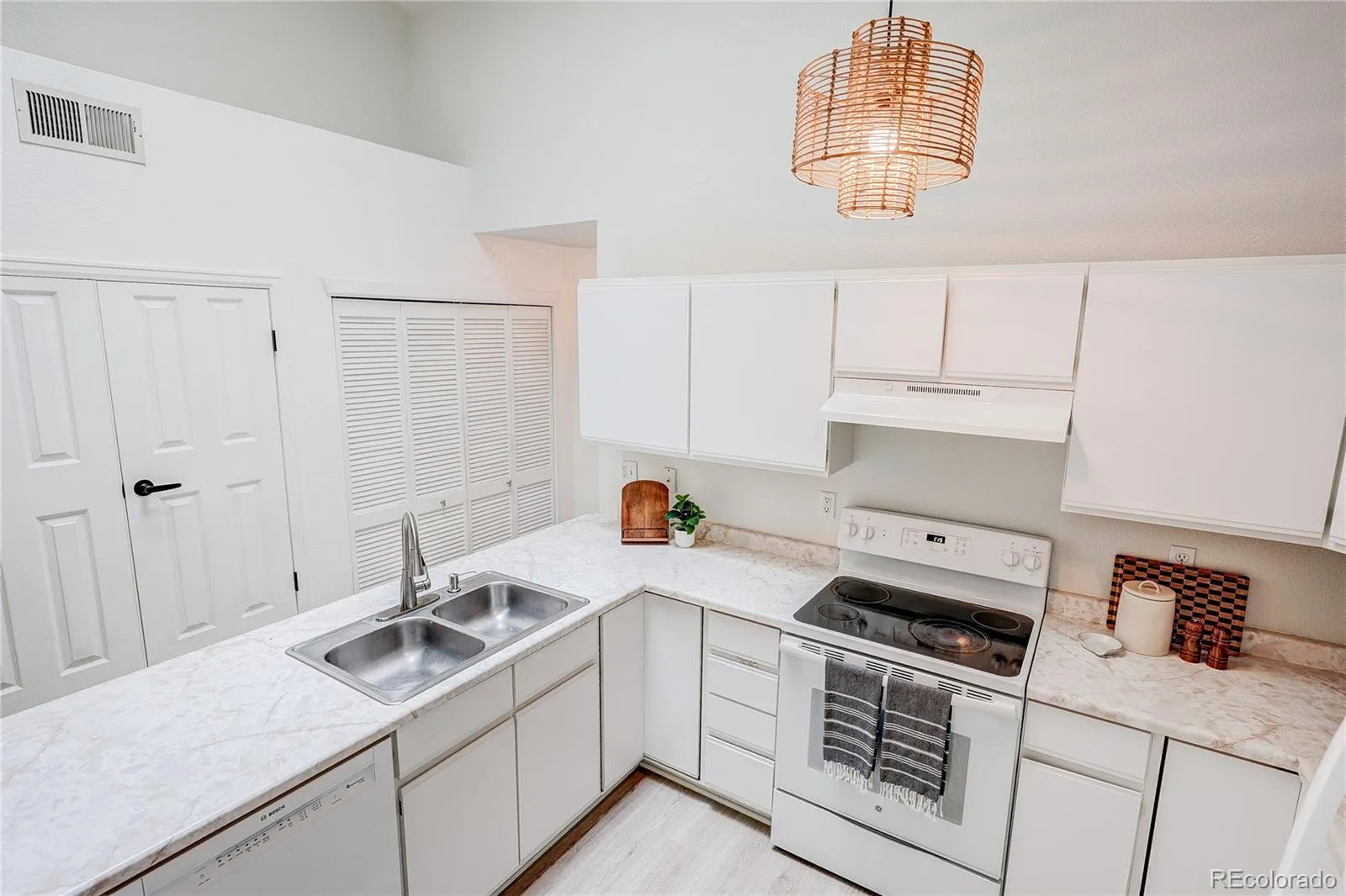 2812 W Centennial Drive #D Littleton CO 80123 | MLS #REC8096975 08122026045451 1600 8