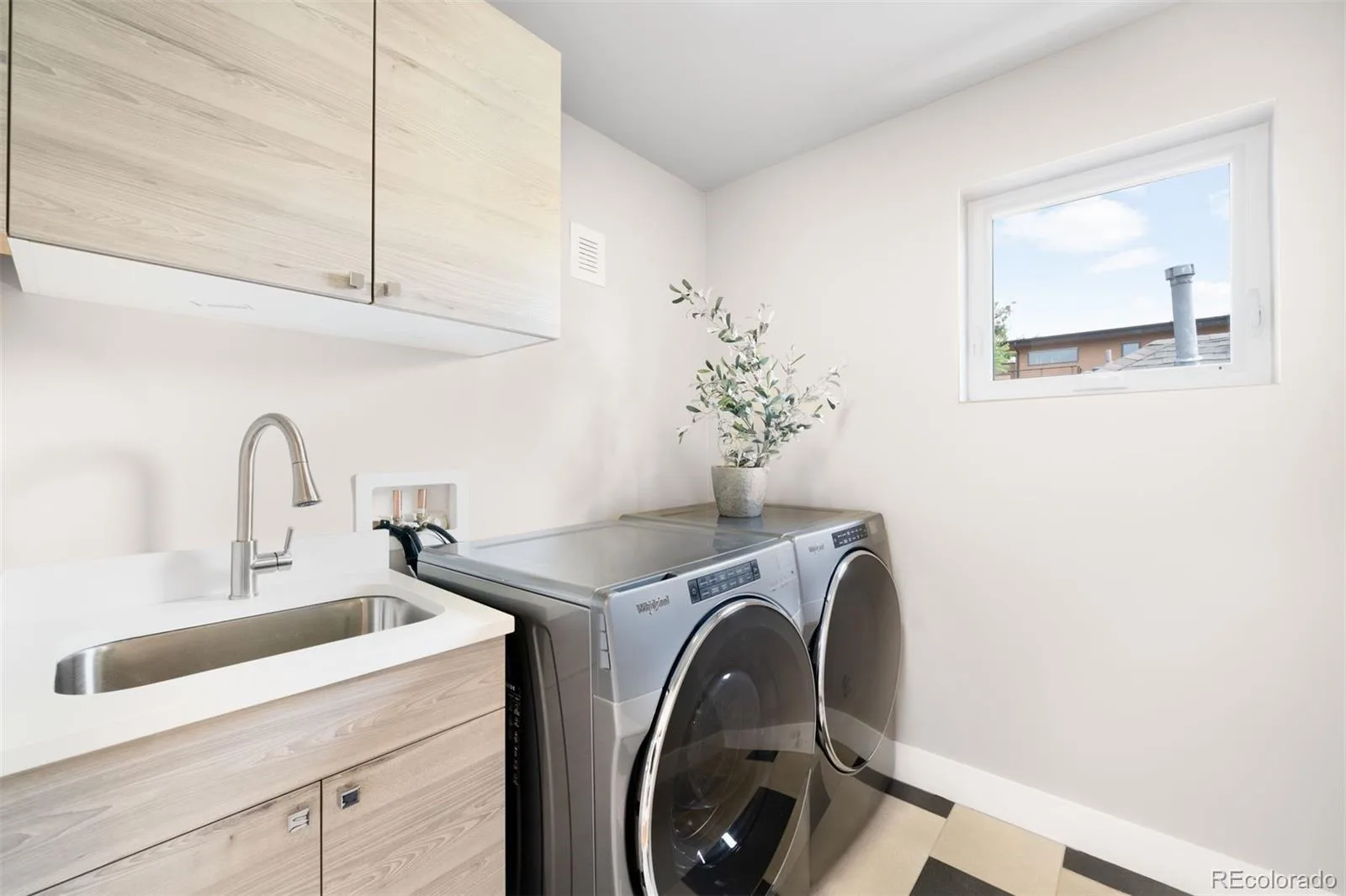 2142 N Lowell Boulevard Denver CO 80211 | MLS #REC8098851 08122026174947 1600 37