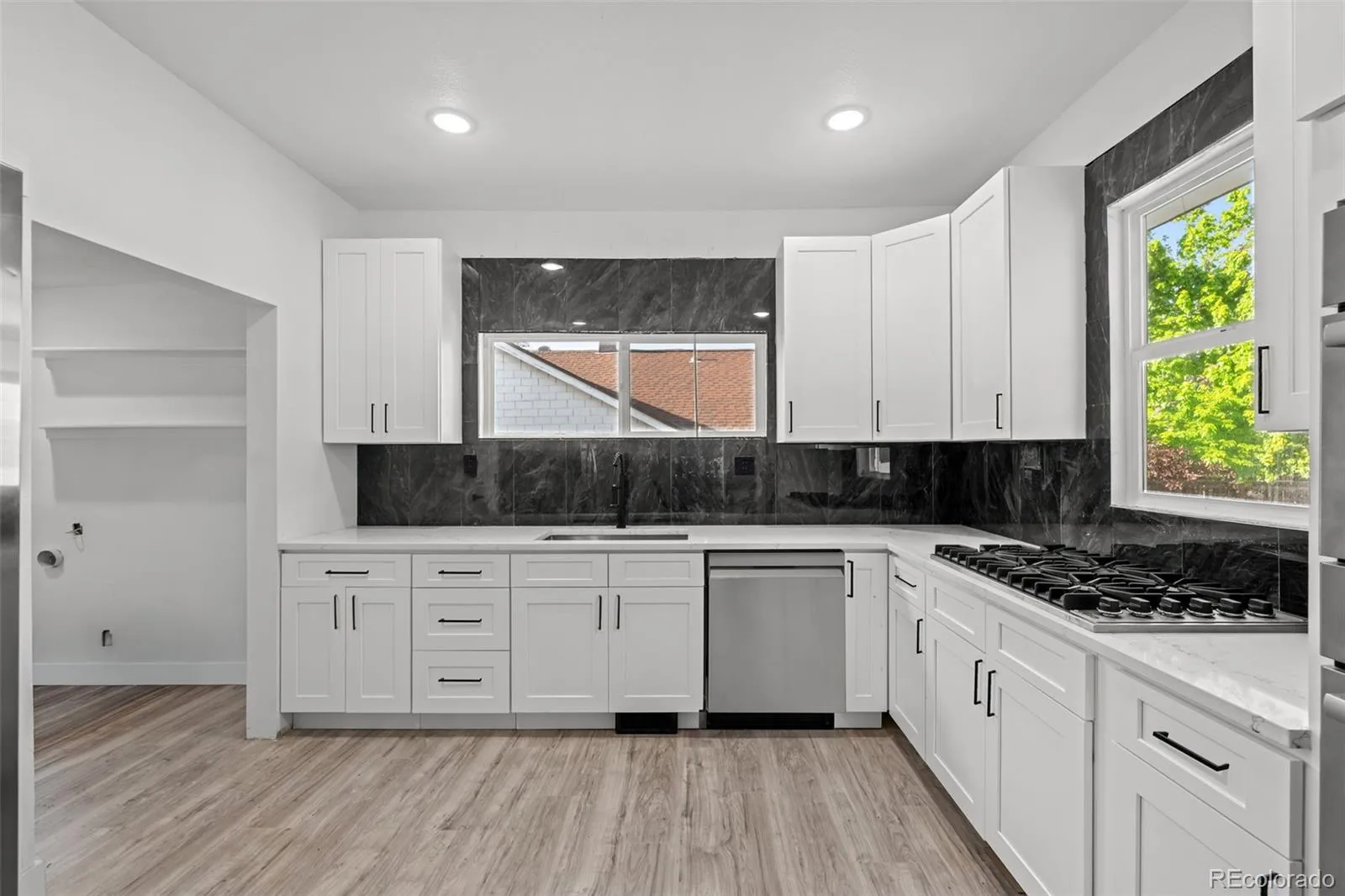 5755 W 43rd Avenue Denver CO 80212 MLS #REC8102624 05252026174858 1600 11